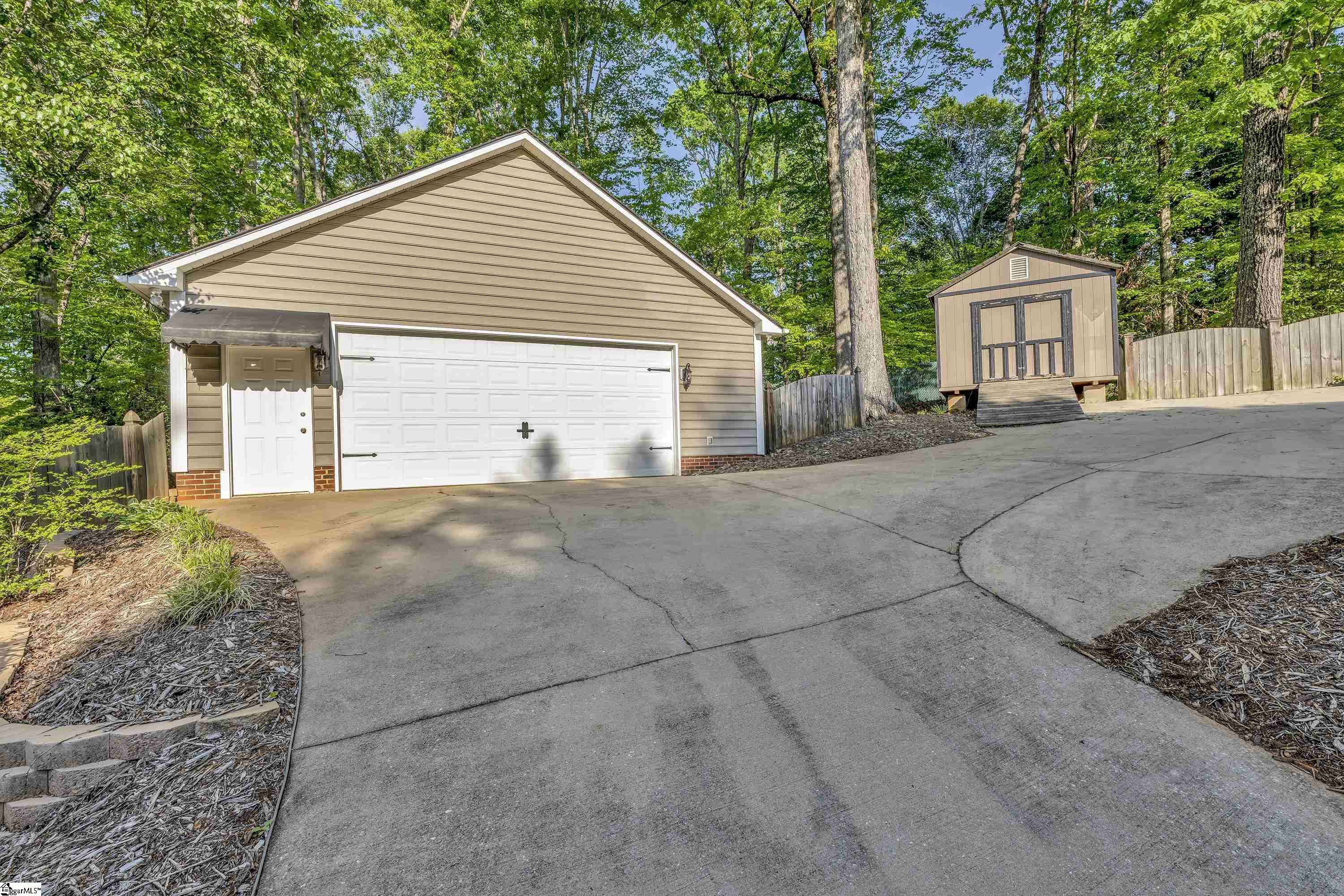 Easley, South Carolina 29640, United States, 3 Bedrooms Bedrooms, ,2 BathroomsBathrooms,Residential,Active,221808