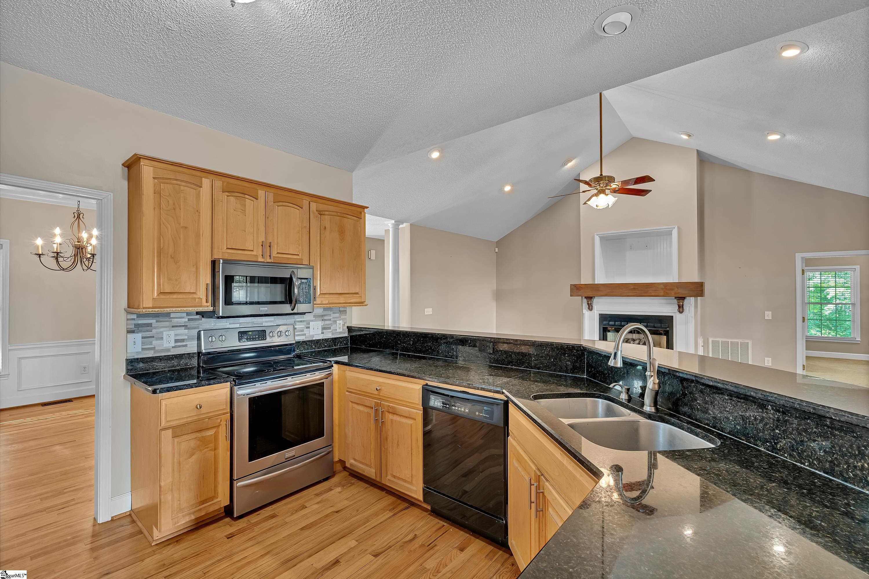 Easley, South Carolina 29640, United States, 3 Bedrooms Bedrooms, ,2 BathroomsBathrooms,Residential,Active,221808