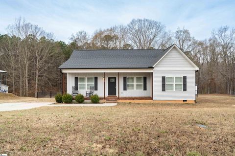 Photo of 131 Plumcreek Lane, Enoree, SC 29335 (MLS # 1577482)