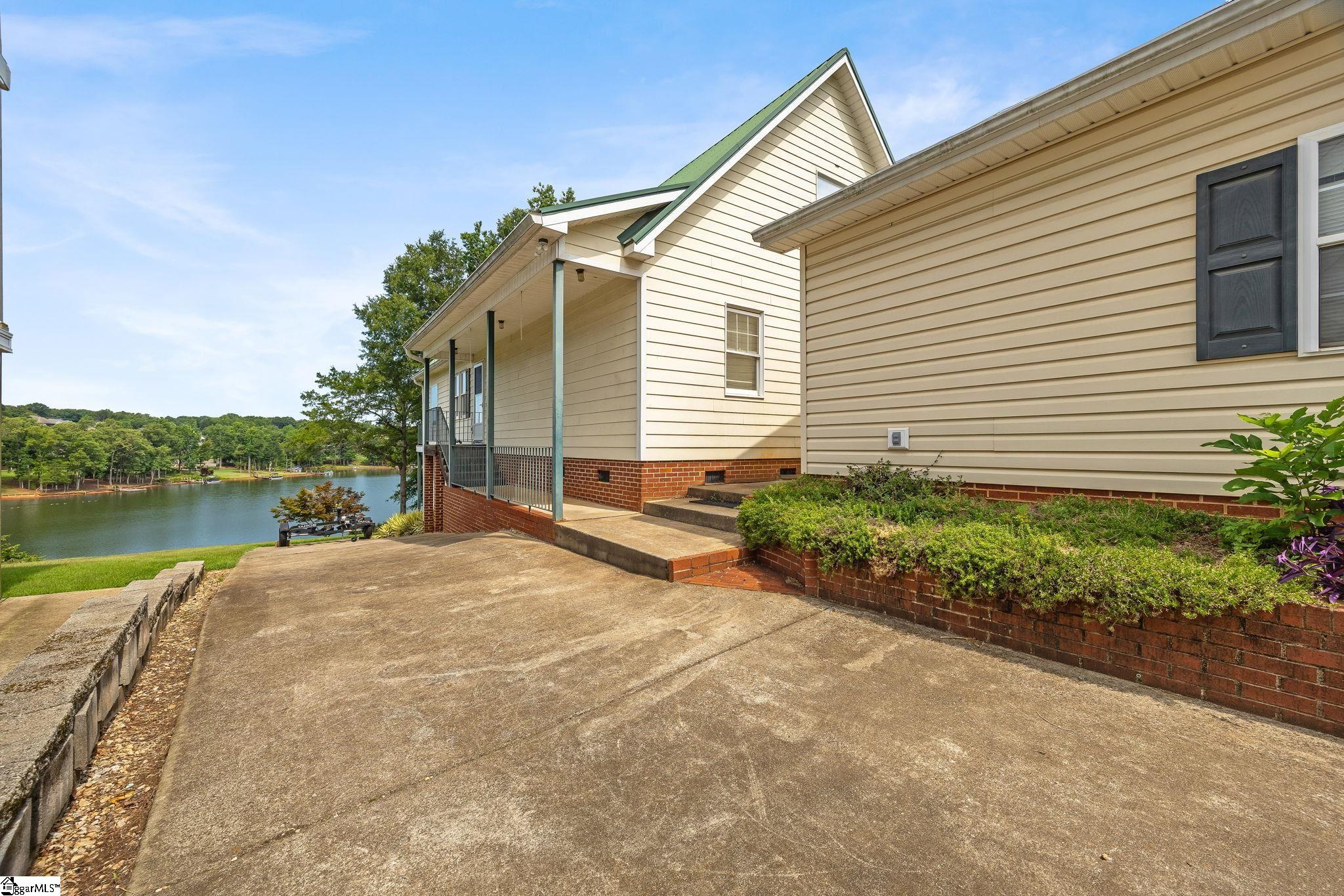 51 Fox Road