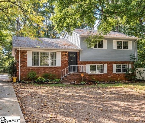 Photo of 502 Camelot Drive, Spartanburg, SC 29301 (MLS # 1606361)