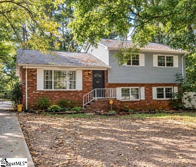 502 Camelot Drive