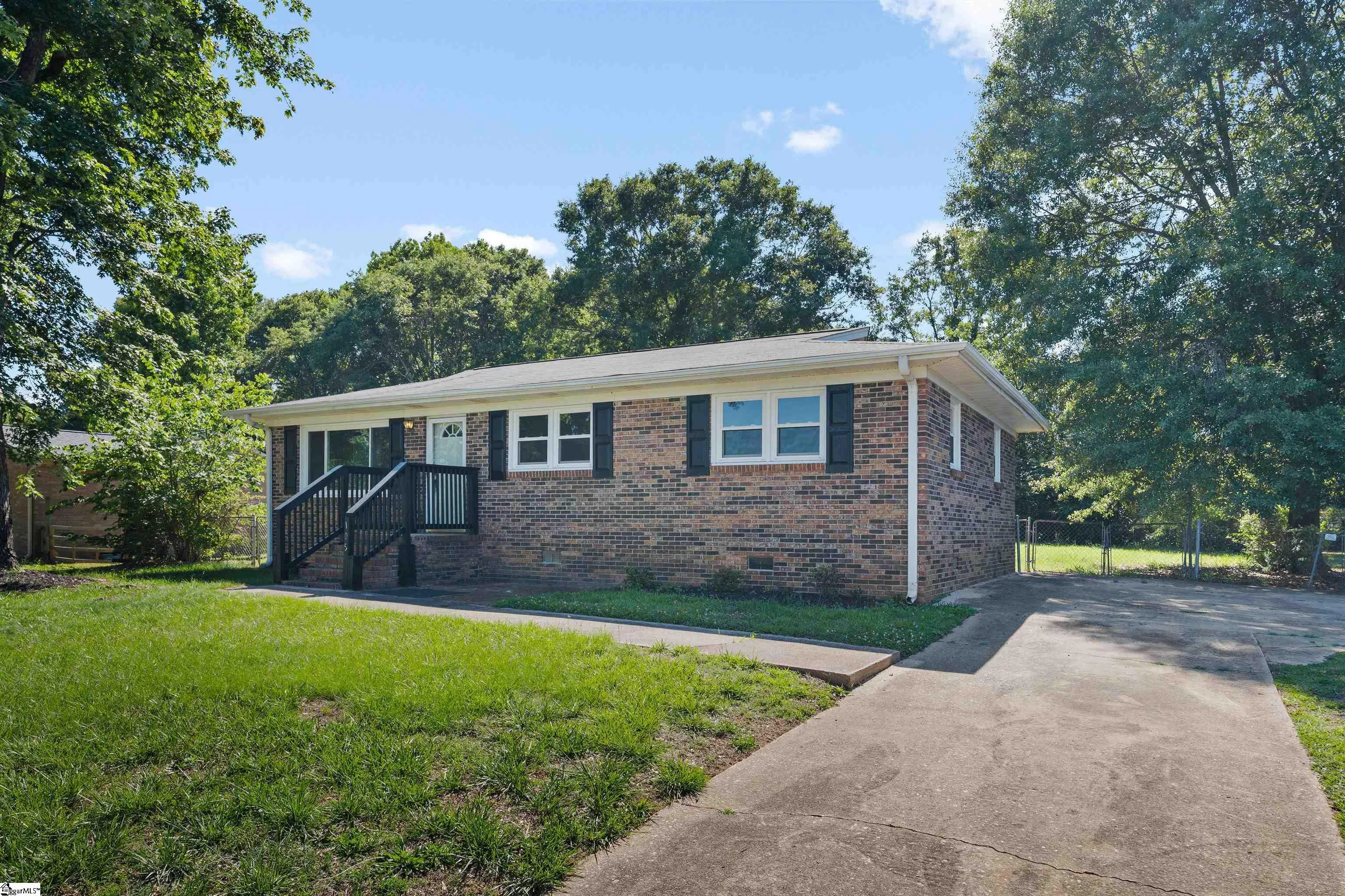 105 Abbotsford Drive