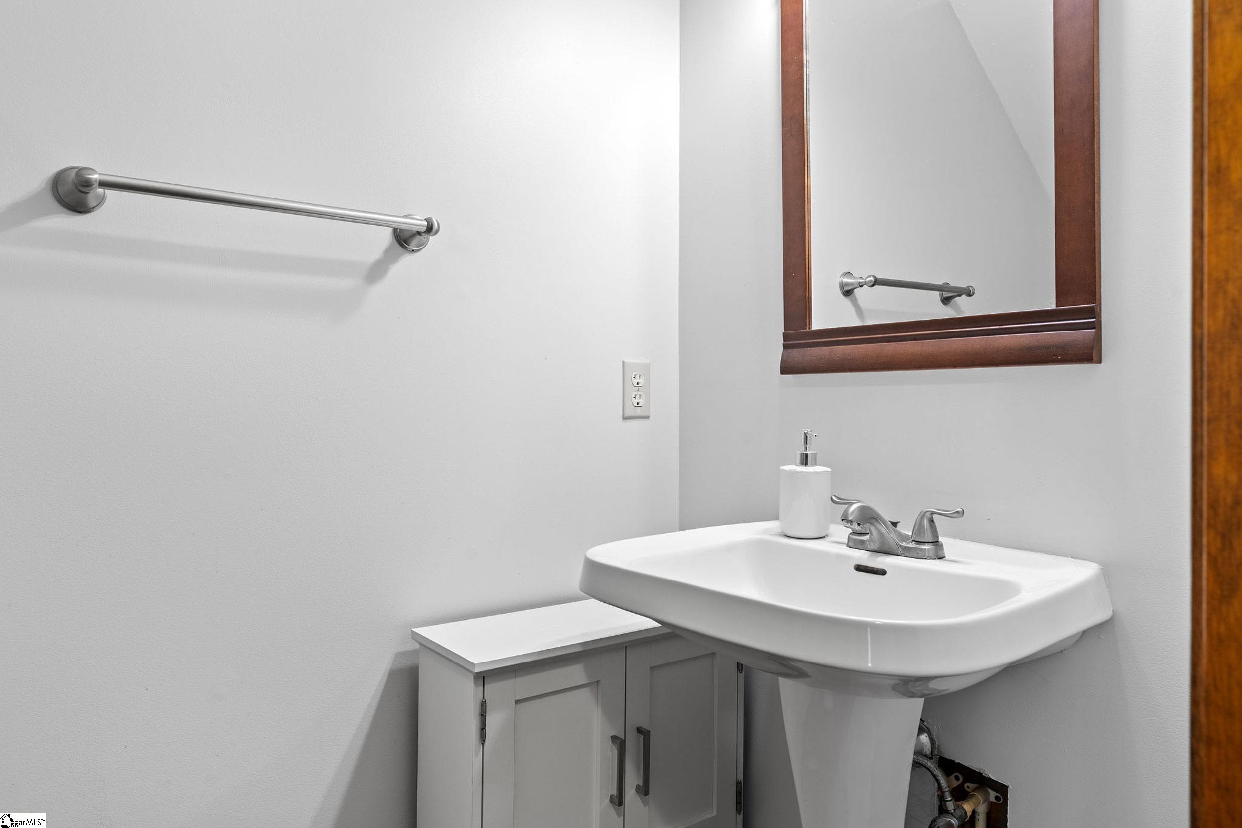 Simpsonville, South Carolina 29681, United States, 3 Bedrooms Bedrooms, ,3 BathroomsBathrooms,Residential,Active,233083