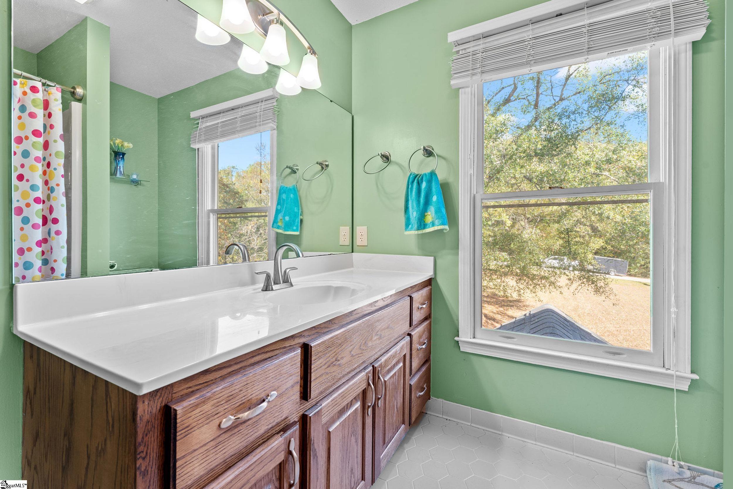 Simpsonville, South Carolina 29681, United States, 3 Bedrooms Bedrooms, ,3 BathroomsBathrooms,Residential,Active,233083