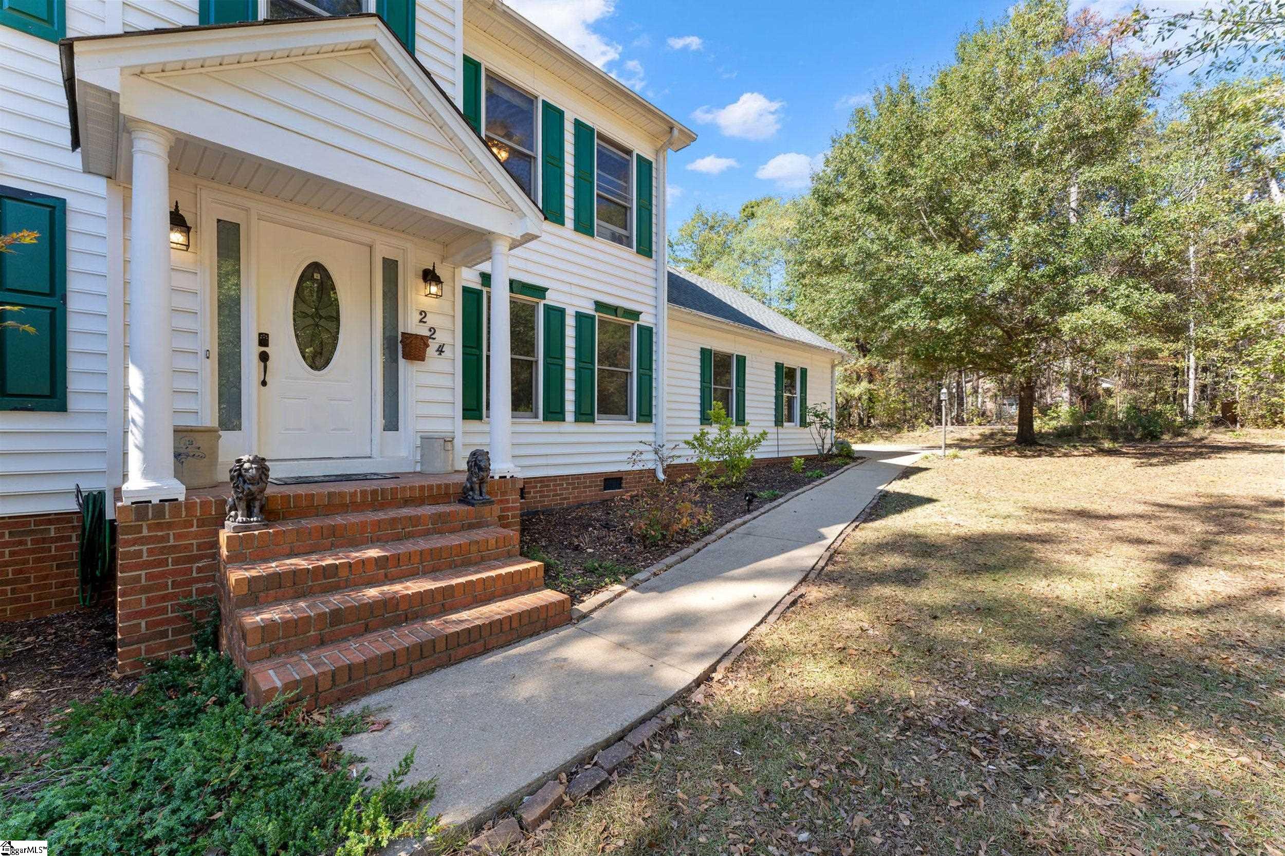 Simpsonville, South Carolina 29681, United States, 3 Bedrooms Bedrooms, ,3 BathroomsBathrooms,Residential,Active,233083