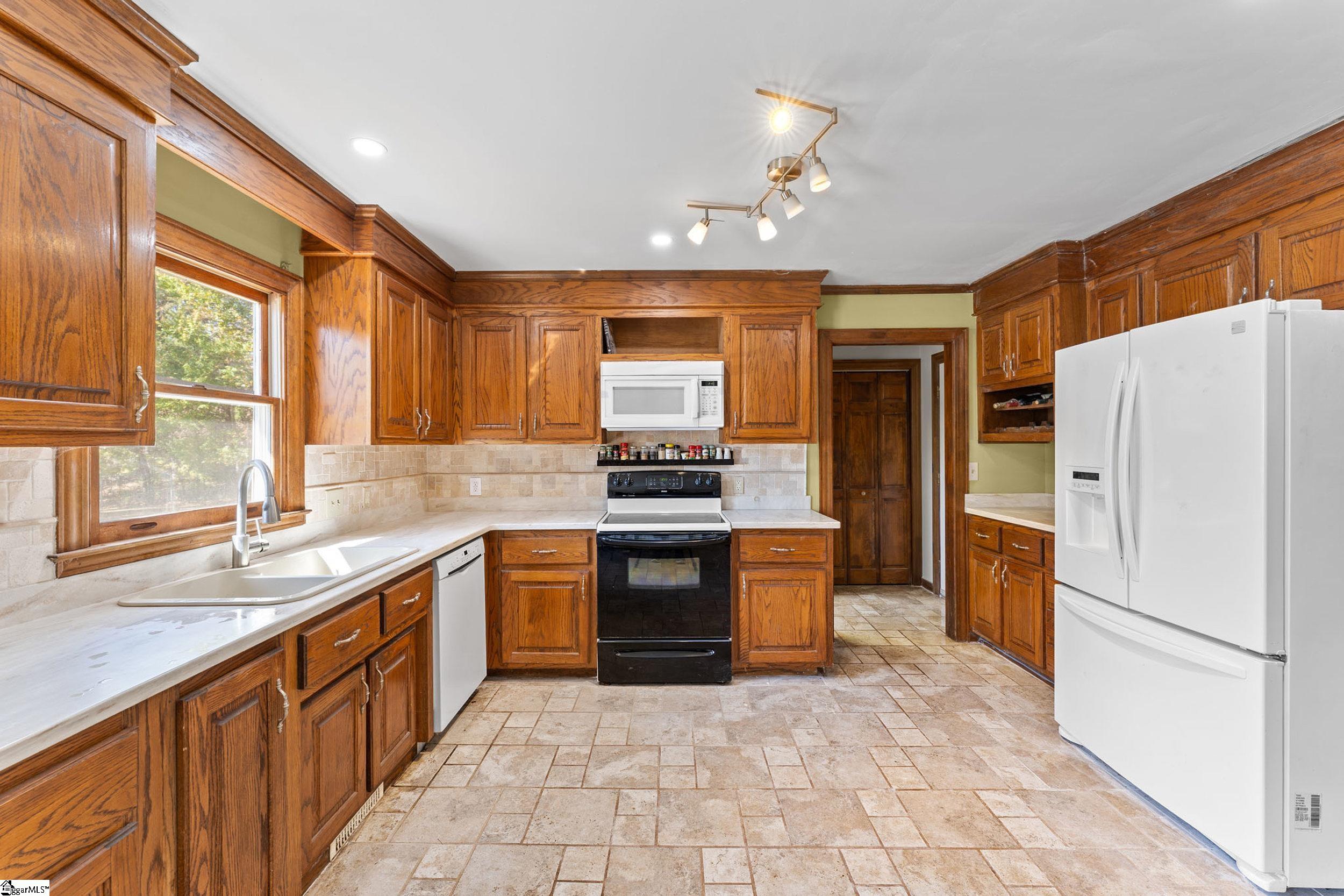 Simpsonville, South Carolina 29681, United States, 3 Bedrooms Bedrooms, ,3 BathroomsBathrooms,Residential,Active,233083