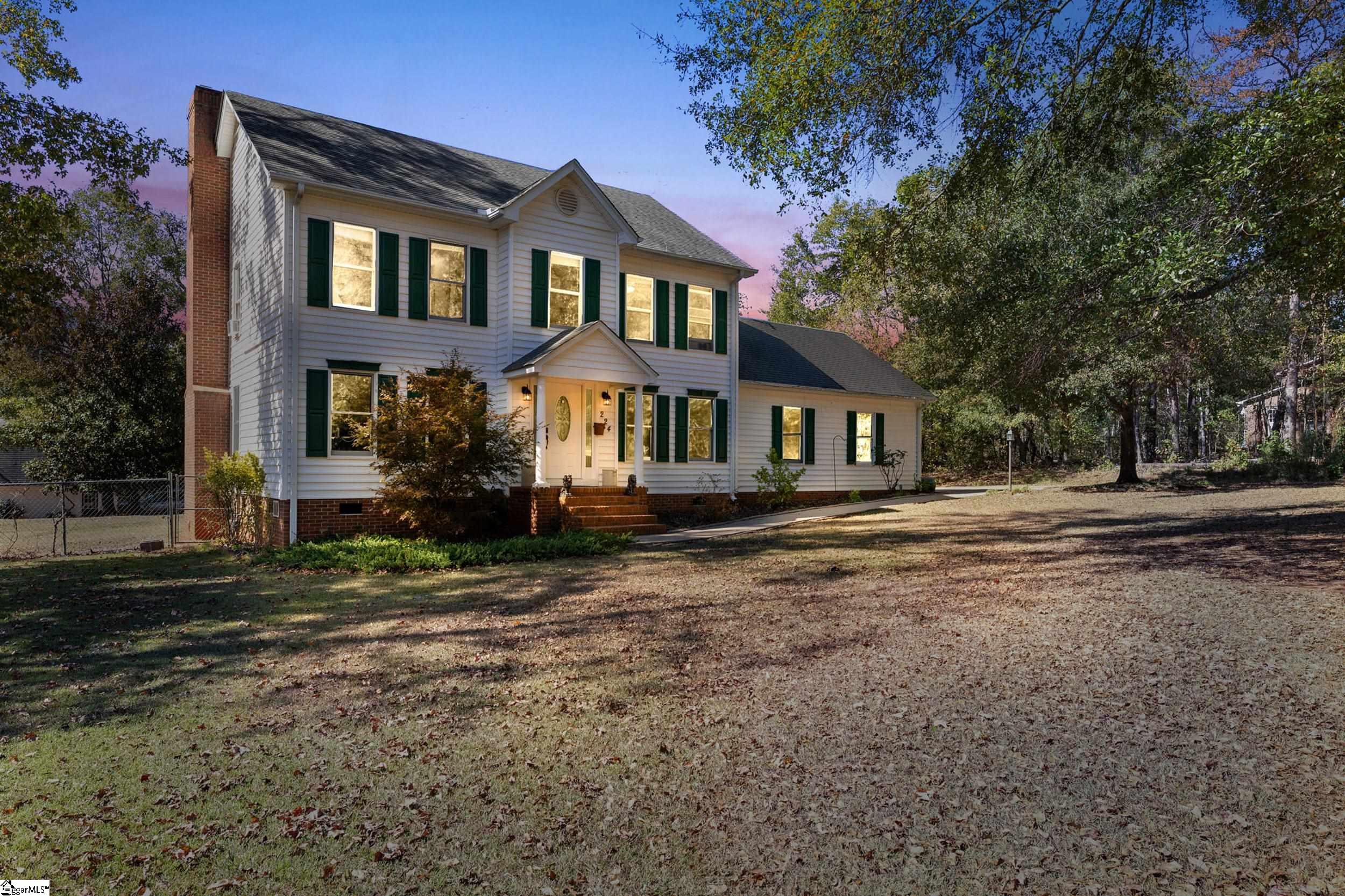 Simpsonville, South Carolina 29681, United States, 3 Bedrooms Bedrooms, ,3 BathroomsBathrooms,Residential,Active,233083