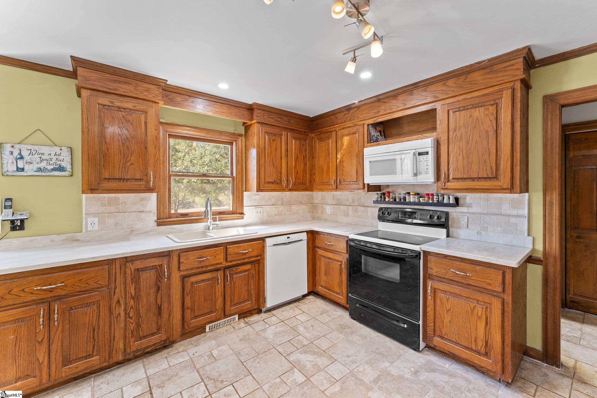 Simpsonville, South Carolina 29681, United States, 3 Bedrooms Bedrooms, ,3 BathroomsBathrooms,Residential,Active,233083