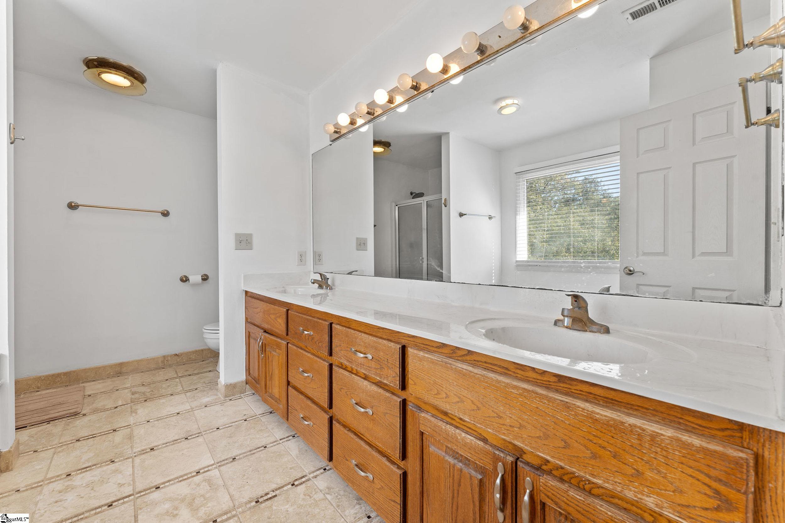 Simpsonville, South Carolina 29681, United States, 3 Bedrooms Bedrooms, ,3 BathroomsBathrooms,Residential,Active,233083