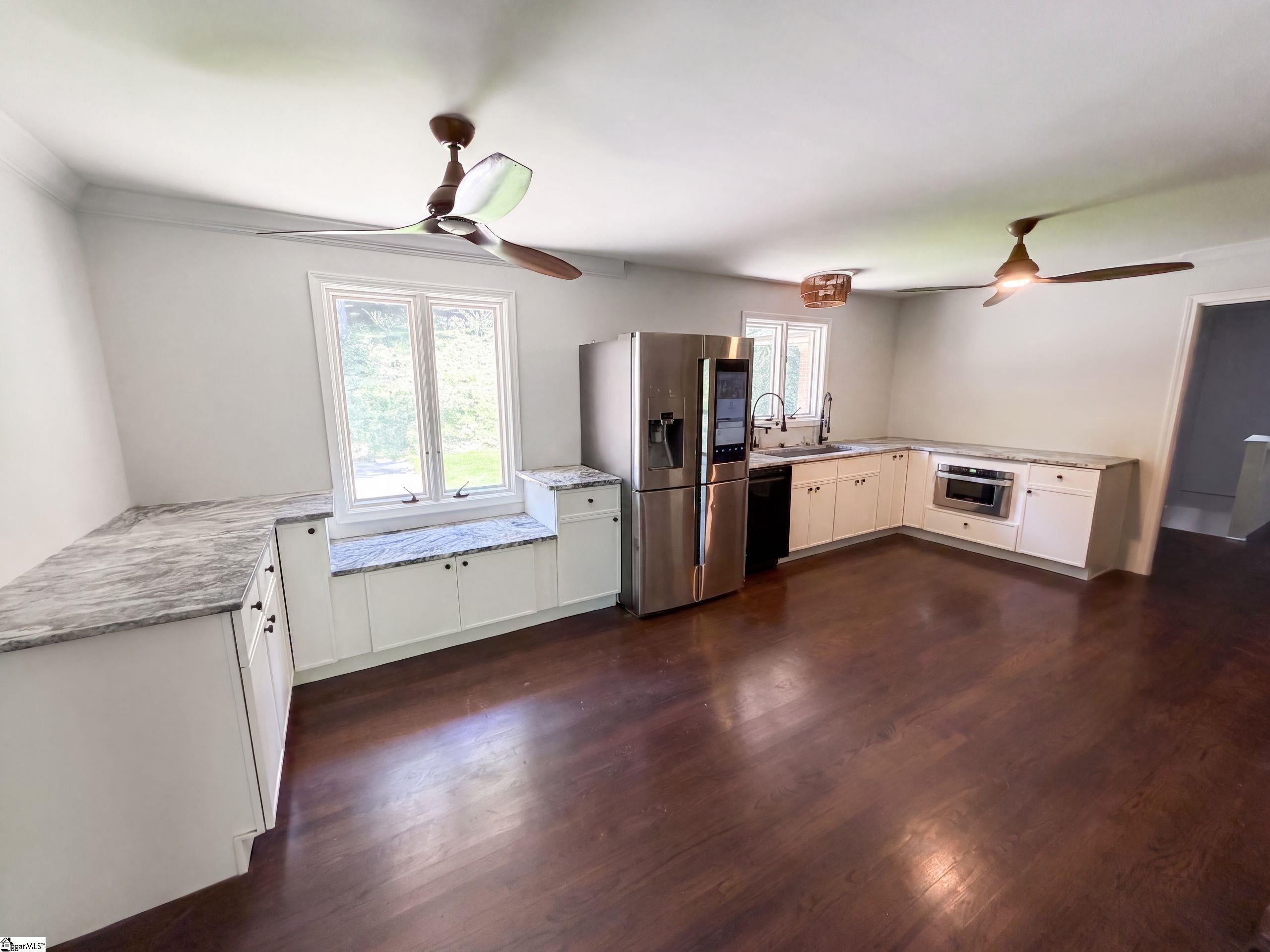 210 Lakeview Drive