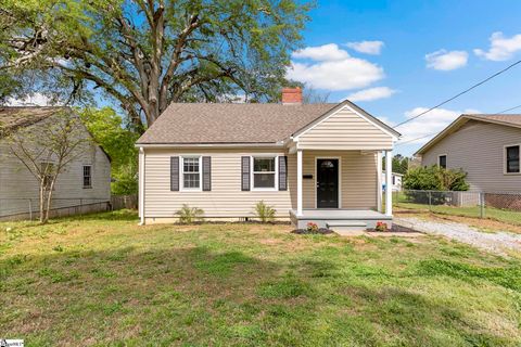 Photo of 603 Musgrove Street, Clinton, SC 29325 (MLS # 1587450)