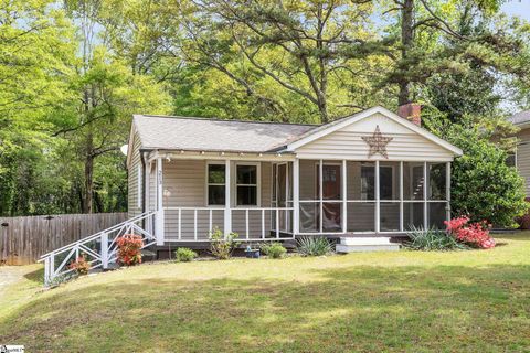 Photo of 213 Keith Drive, Greenville, SC 29607 (MLS # 1587284)
