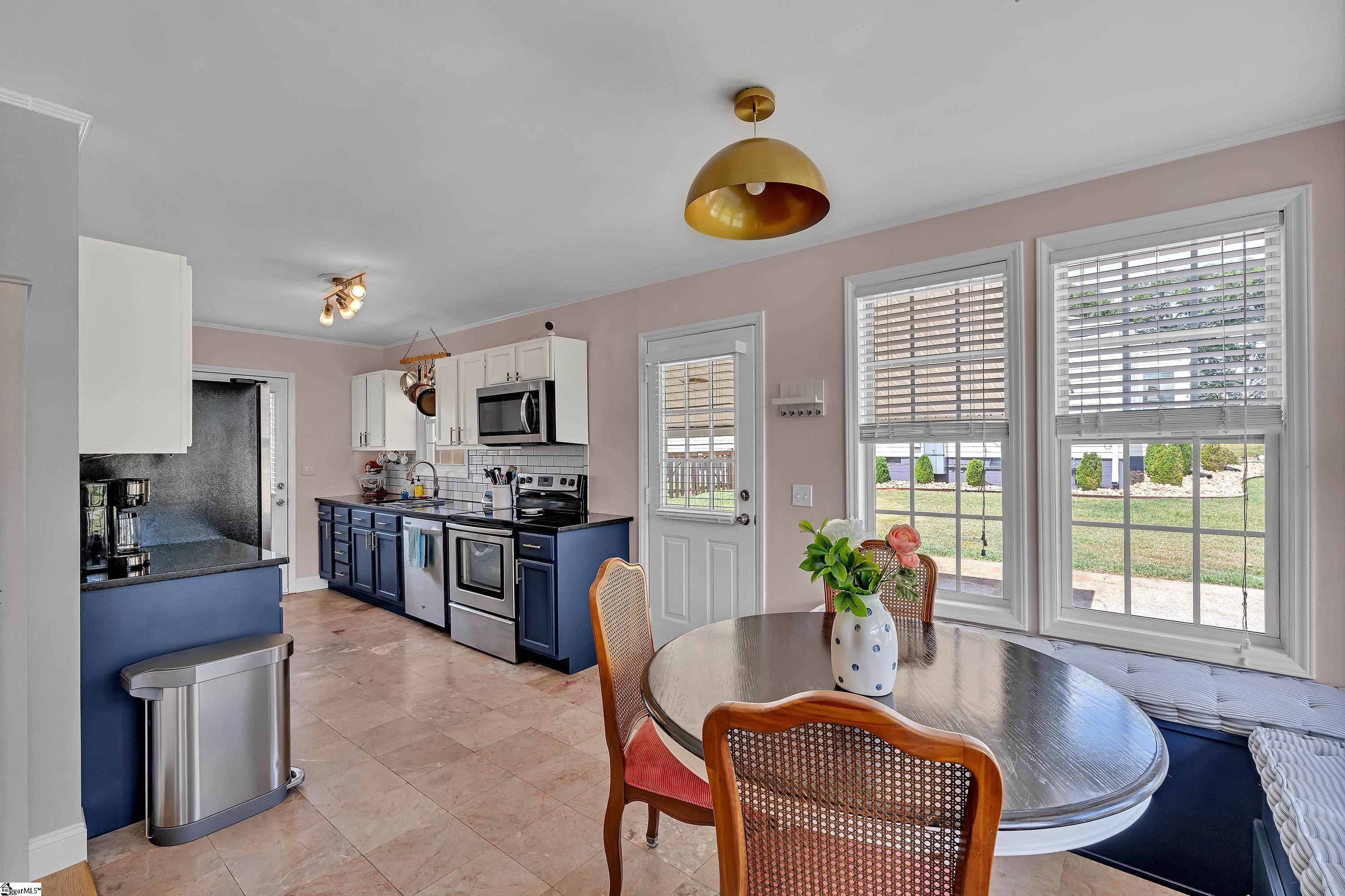 Greenville, South Carolina 29607, United States, 2 Bedrooms Bedrooms, ,1 BathroomBathrooms,Residential,Active,181552