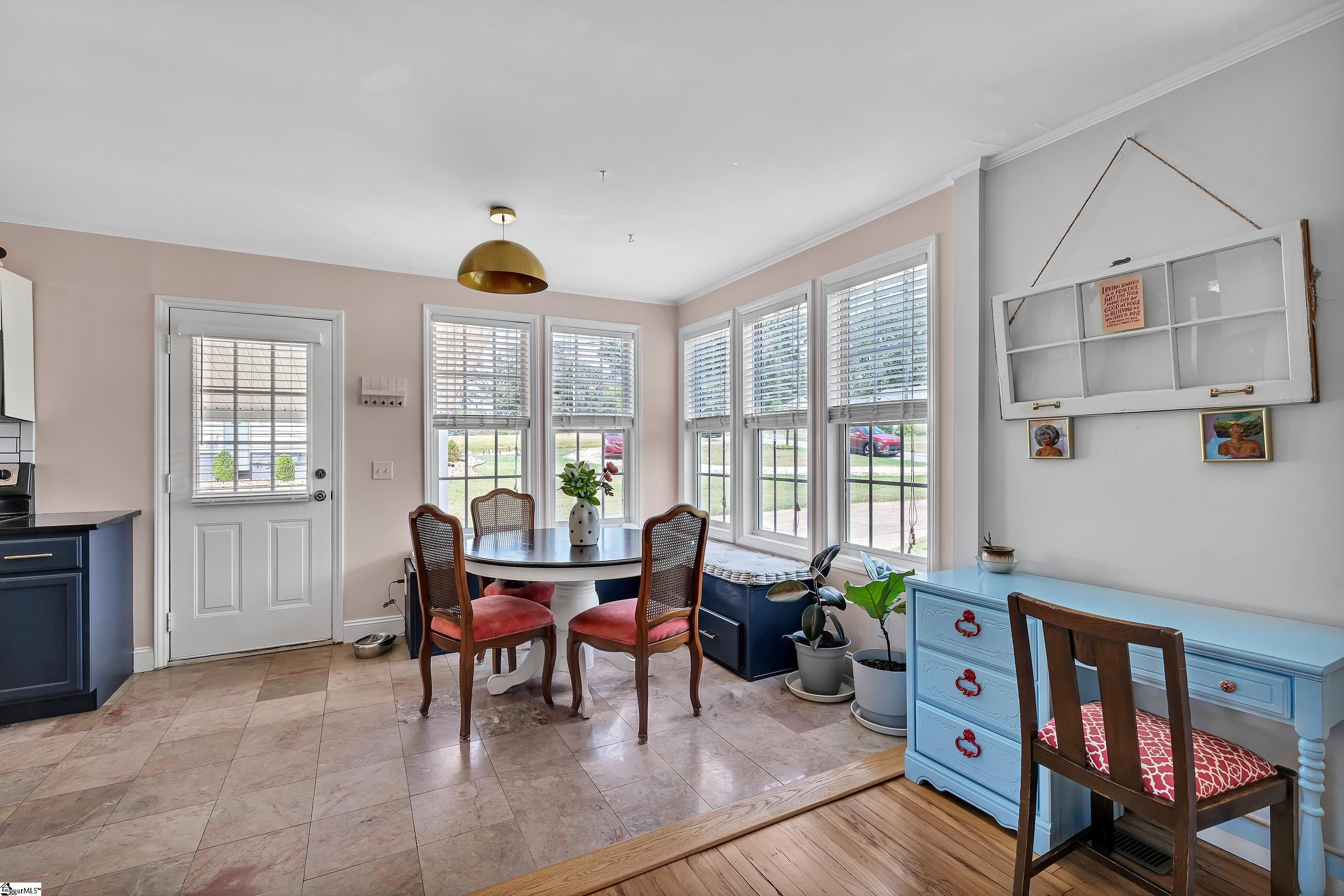 Greenville, South Carolina 29607, United States, 2 Bedrooms Bedrooms, ,1 BathroomBathrooms,Residential,Active,181552