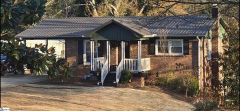 Photo of 219 Motor Boat Club Road, Greenville, SC 29611 (MLS # 1578157)