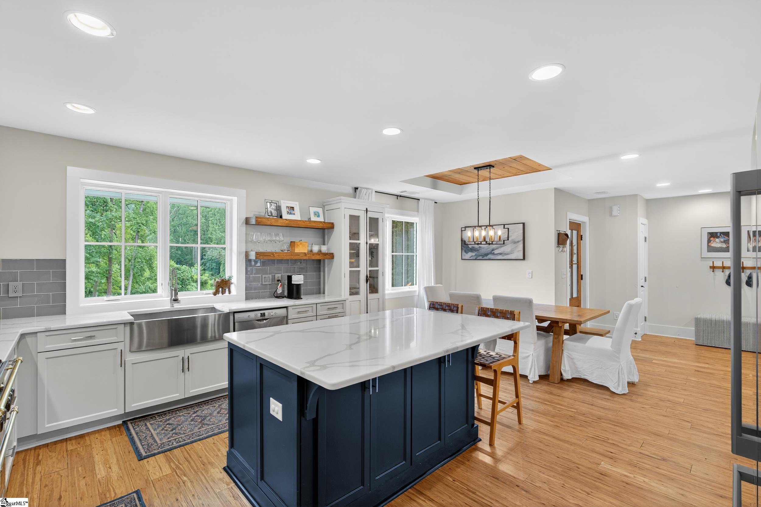 Greenville, South Carolina 29609, United States, 4 Bedrooms Bedrooms, ,4 BathroomsBathrooms,Residential,Active,189560