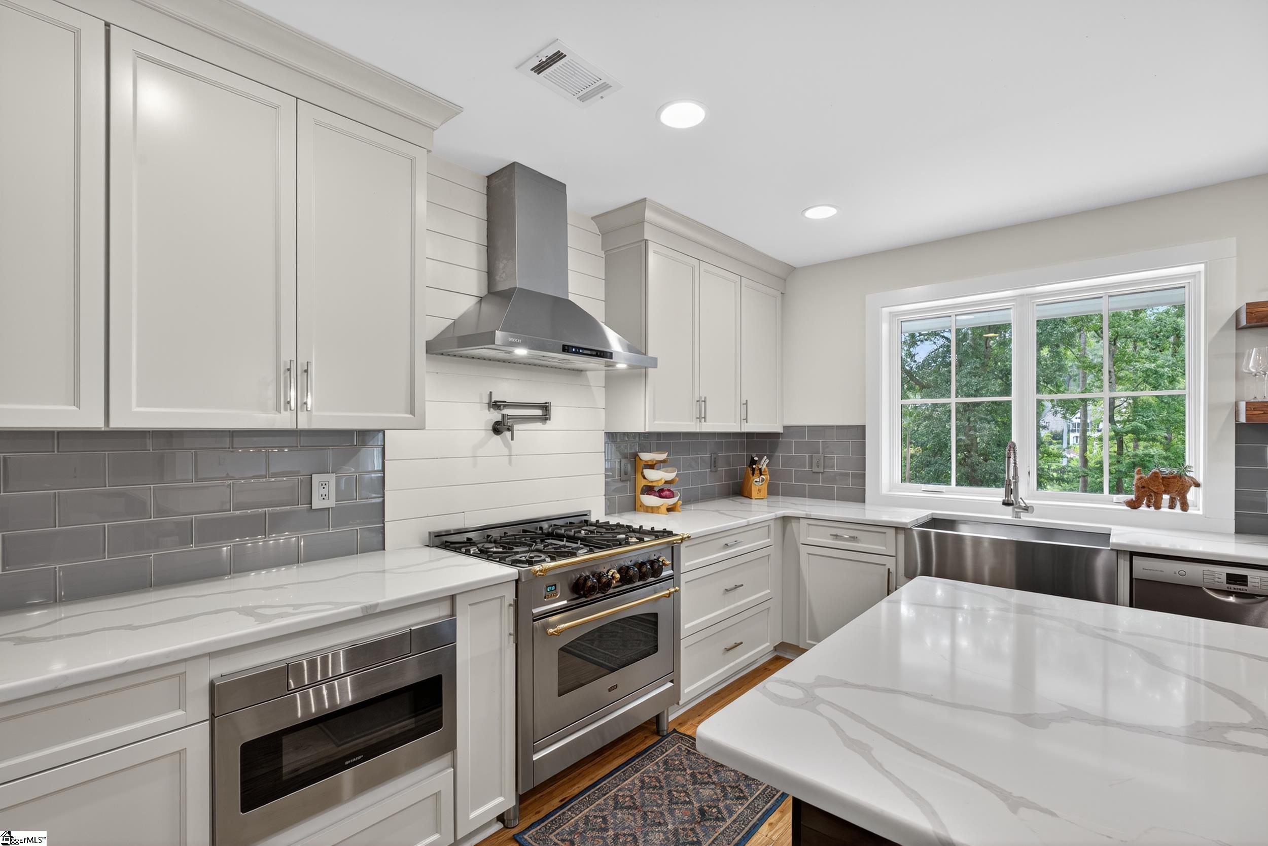 Greenville, South Carolina 29609, United States, 4 Bedrooms Bedrooms, ,4 BathroomsBathrooms,Residential,Active,189560