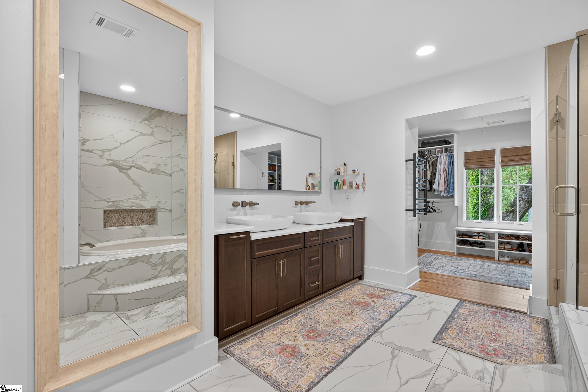 Greenville, South Carolina 29609, United States, 4 Bedrooms Bedrooms, ,4 BathroomsBathrooms,Residential,Active,189560