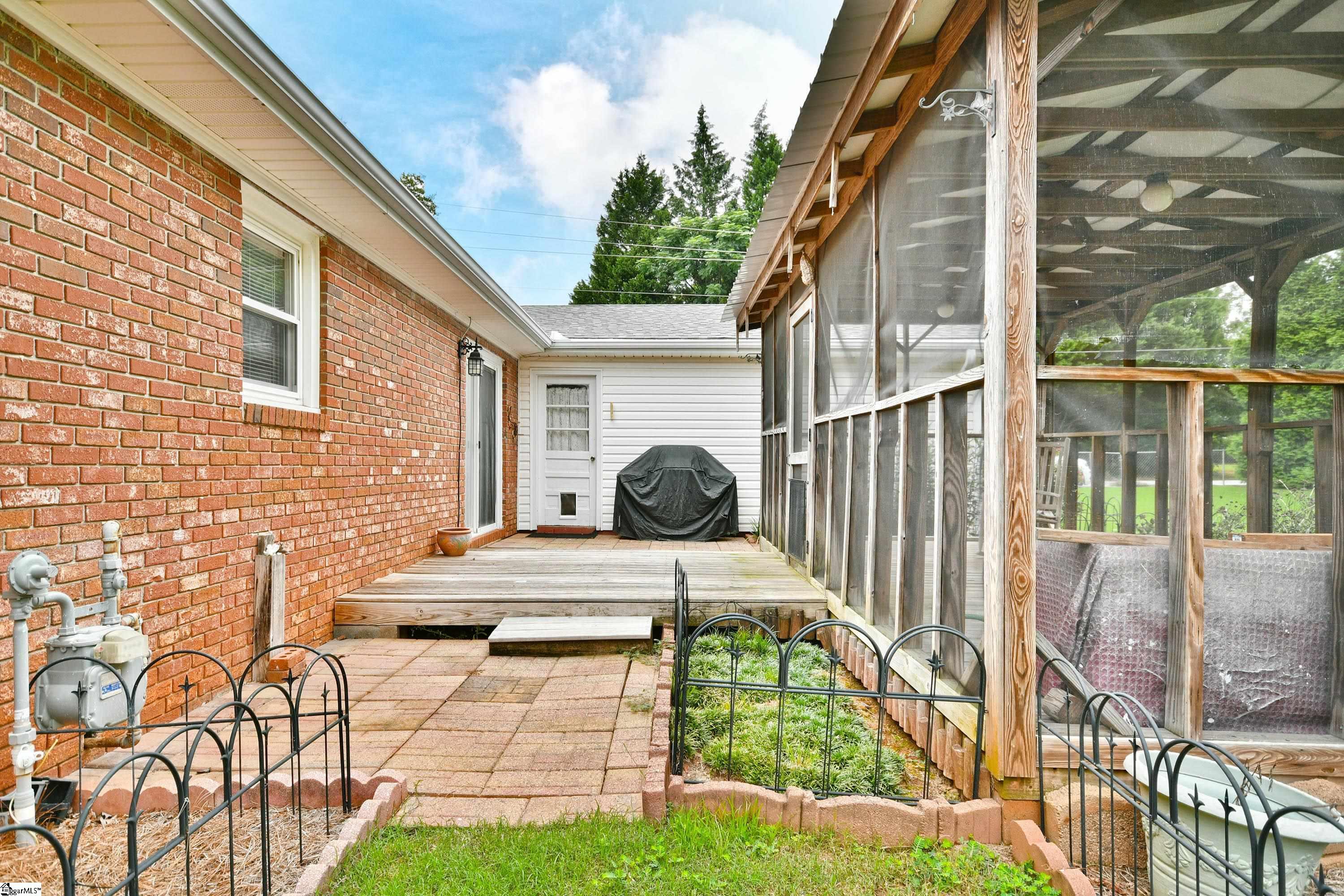 Easley, South Carolina 29642, United States, 3 Bedrooms Bedrooms, ,2 BathroomsBathrooms,Residential,Contingent,188745