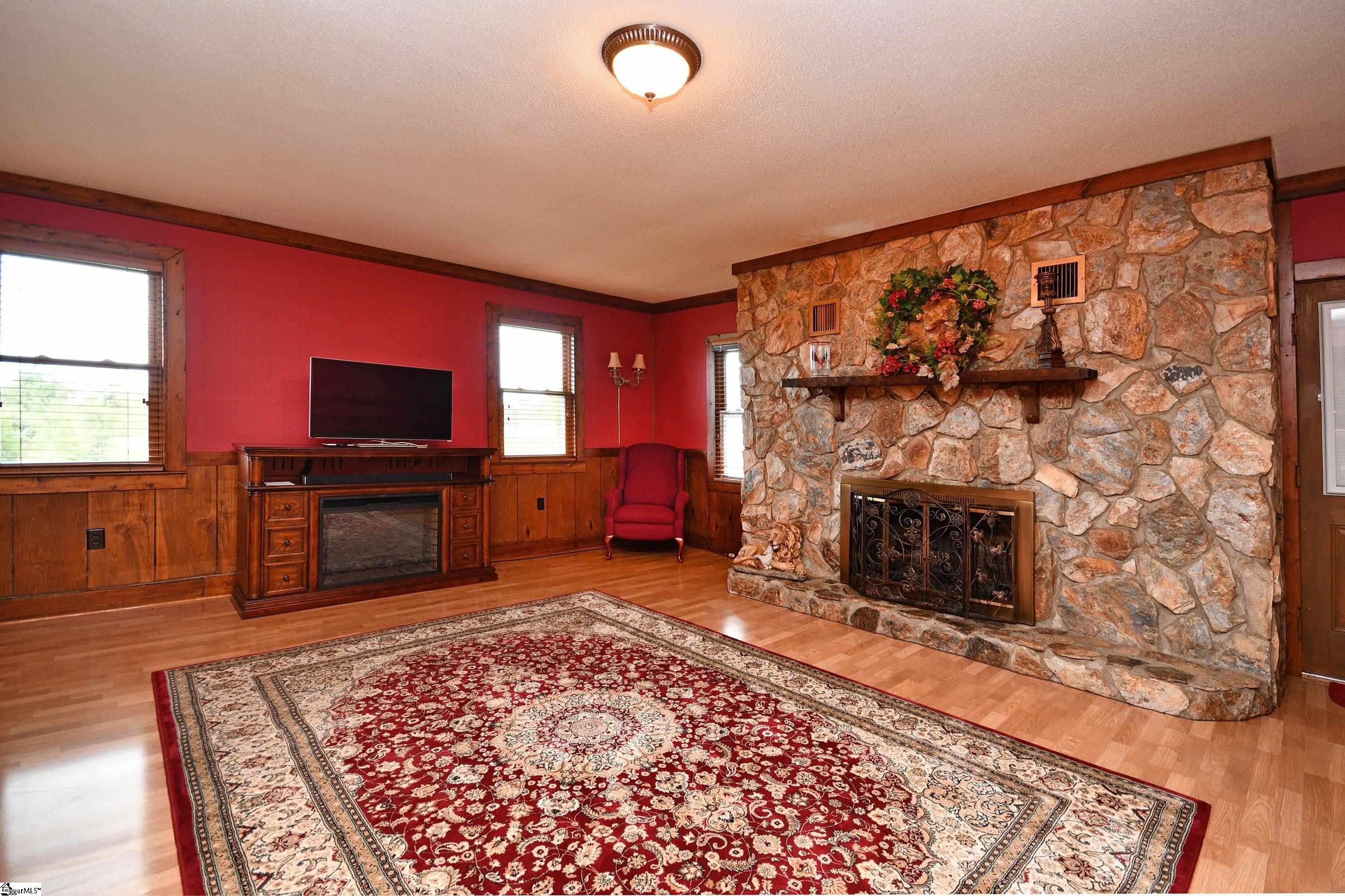 Easley, South Carolina 29642, United States, 3 Bedrooms Bedrooms, ,2 BathroomsBathrooms,Residential,Contingent,188745