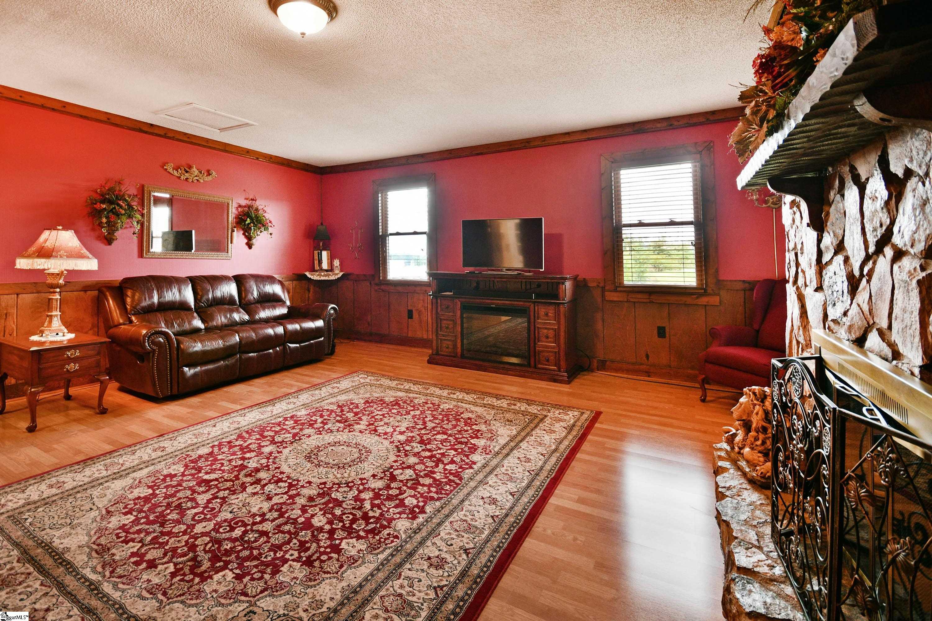 Easley, South Carolina 29642, United States, 3 Bedrooms Bedrooms, ,2 BathroomsBathrooms,Residential,Contingent,188745