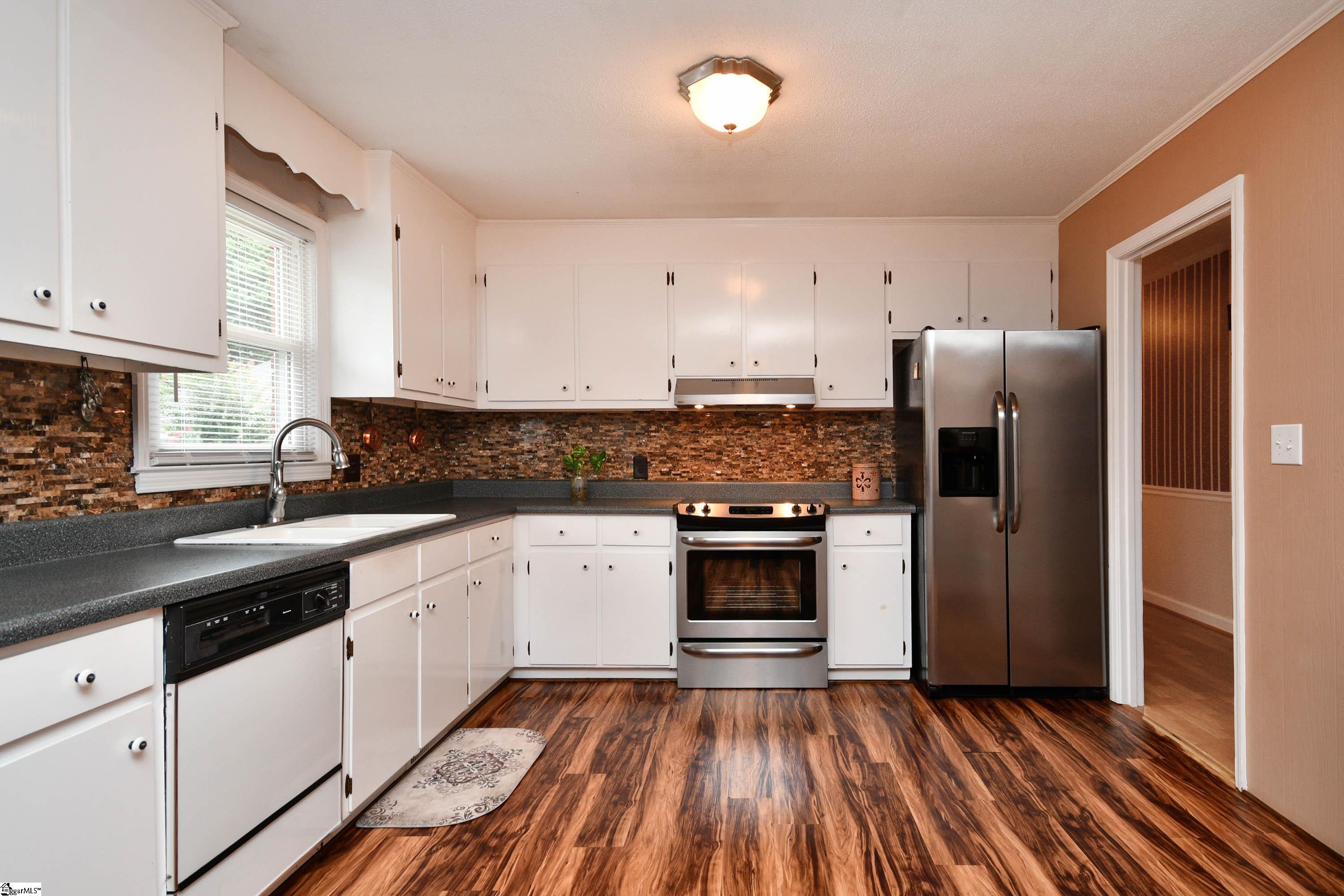 Easley, South Carolina 29642, United States, 3 Bedrooms Bedrooms, ,2 BathroomsBathrooms,Residential,Contingent,188745