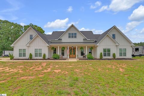 Photo of 320 Terry Road, Fountain Inn, SC 29644 (MLS # 1589316)