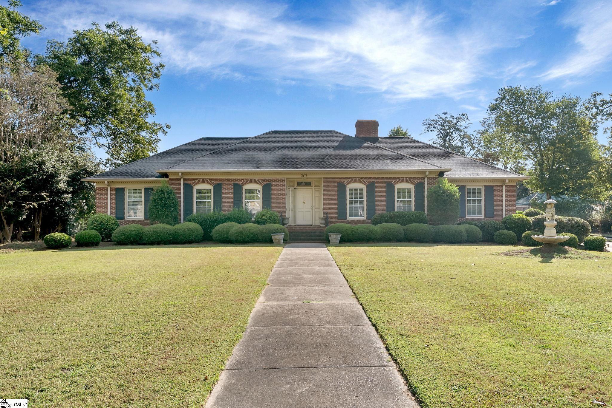 Clinton, South Carolina 29325, United States, 3 Bedrooms Bedrooms, ,3 BathroomsBathrooms,Residential,Active,215729