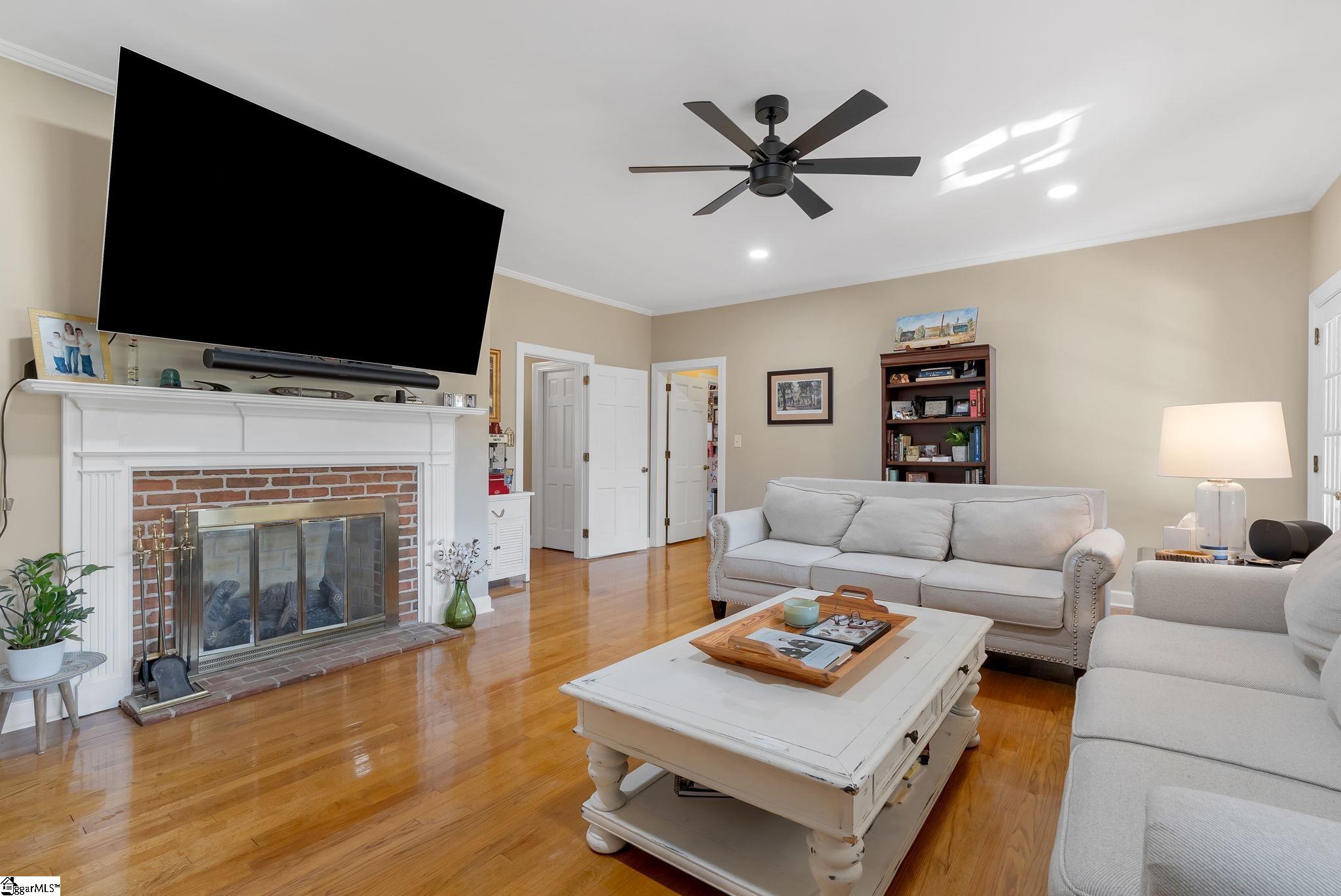 Clinton, South Carolina 29325, United States, 3 Bedrooms Bedrooms, ,3 BathroomsBathrooms,Residential,Active,215729