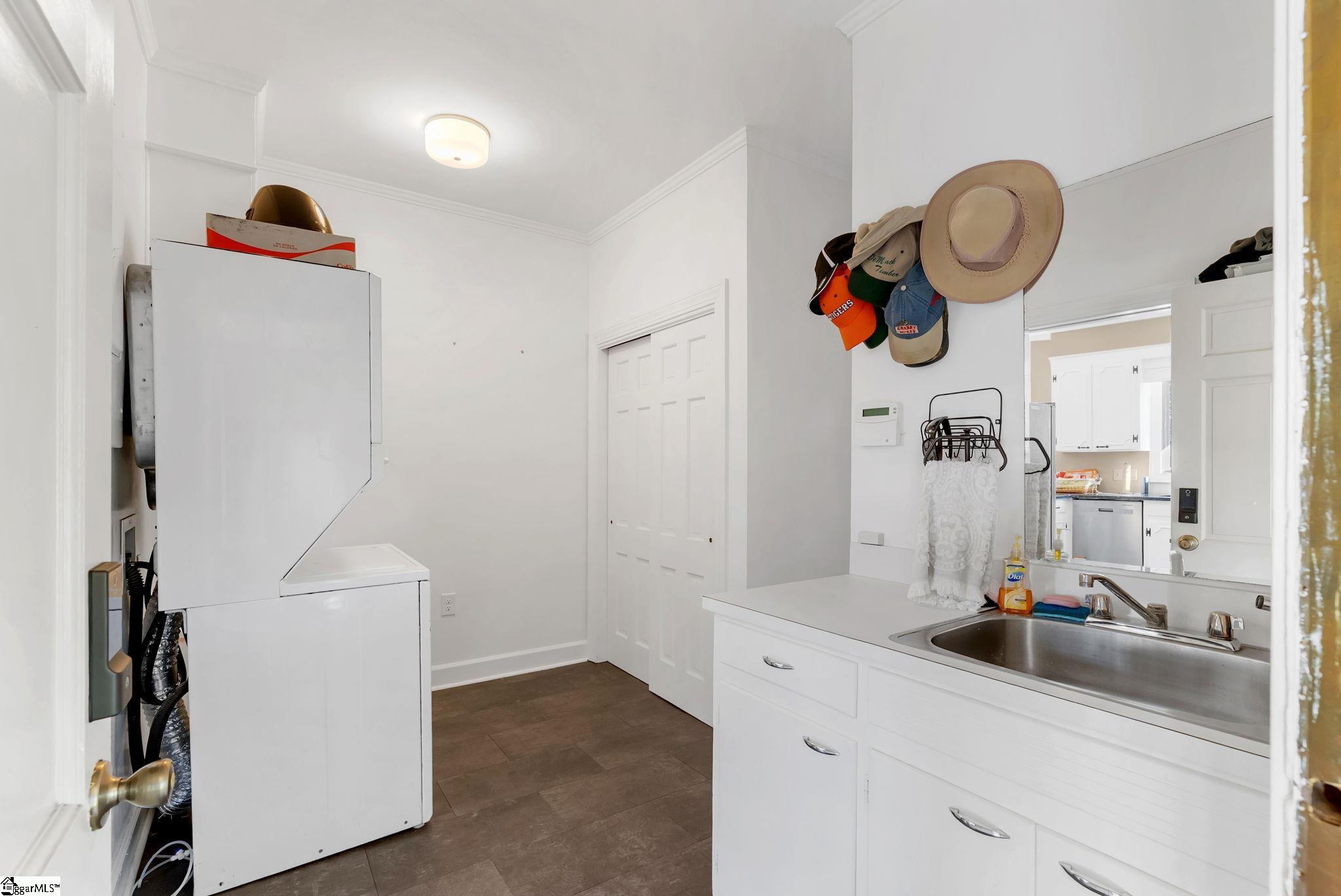 Clinton, South Carolina 29325, United States, 3 Bedrooms Bedrooms, ,3 BathroomsBathrooms,Residential,Active,215729