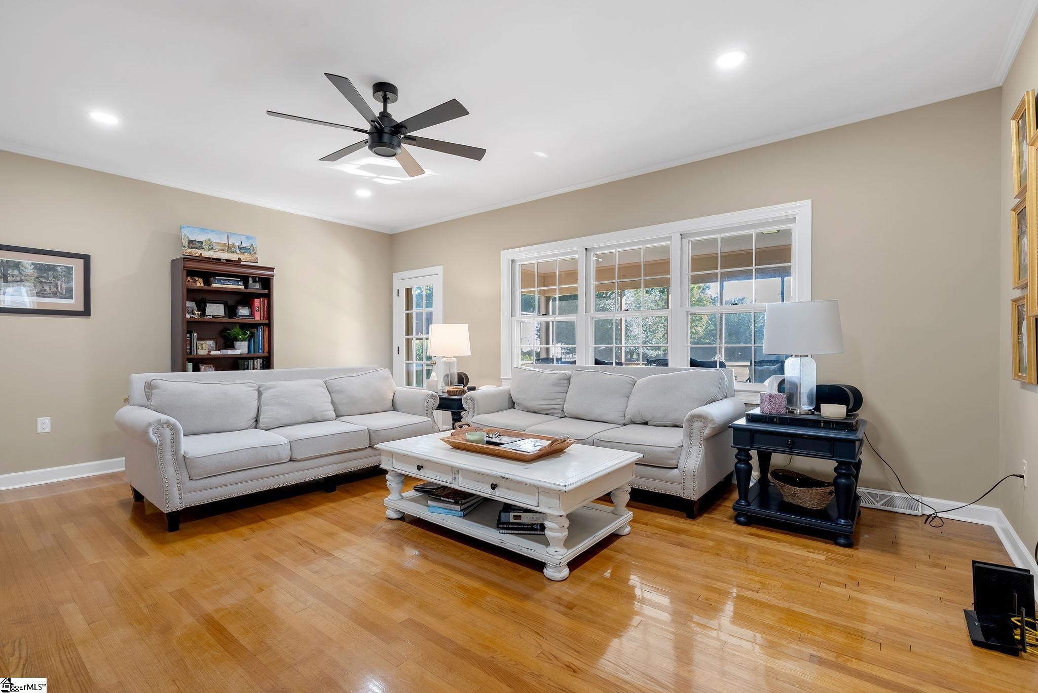 Clinton, South Carolina 29325, United States, 3 Bedrooms Bedrooms, ,3 BathroomsBathrooms,Residential,Active,215729