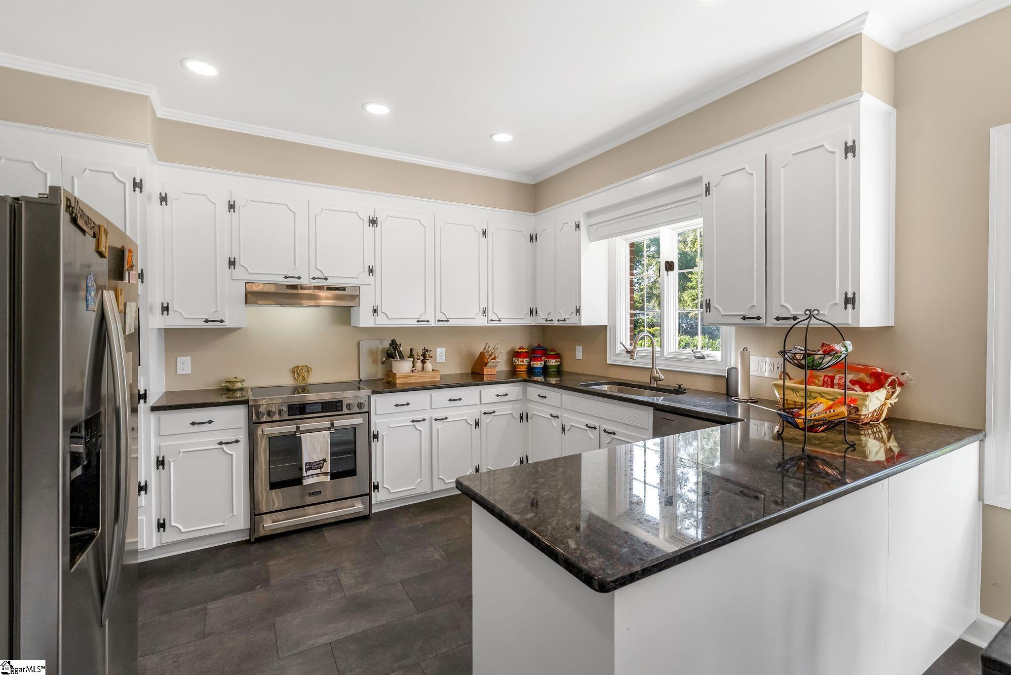 Clinton, South Carolina 29325, United States, 3 Bedrooms Bedrooms, ,3 BathroomsBathrooms,Residential,Active,215729