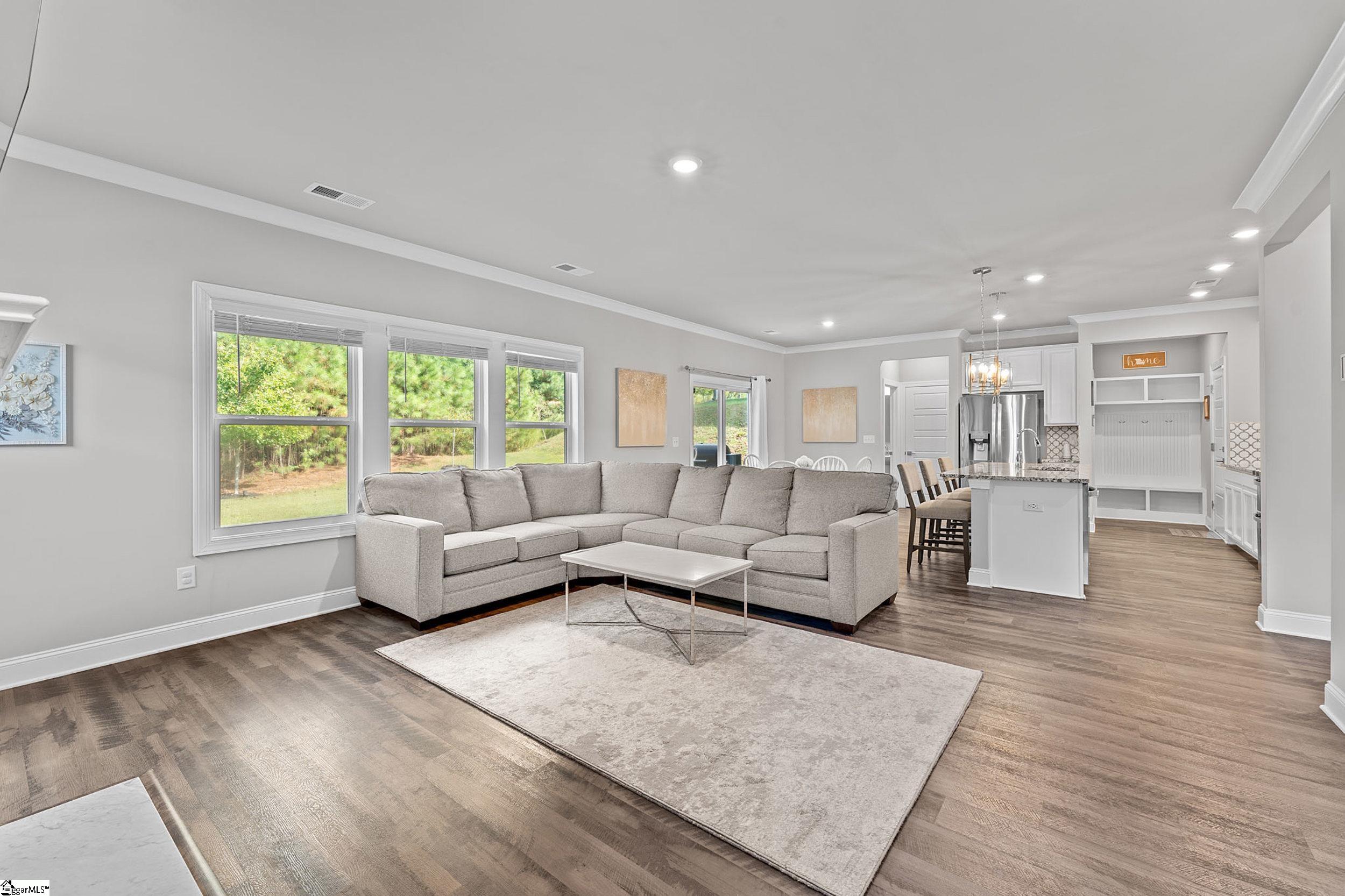 Simpsonville, South Carolina 29680, United States, 4 Bedrooms Bedrooms, ,3 BathroomsBathrooms,Residential,Active,221811