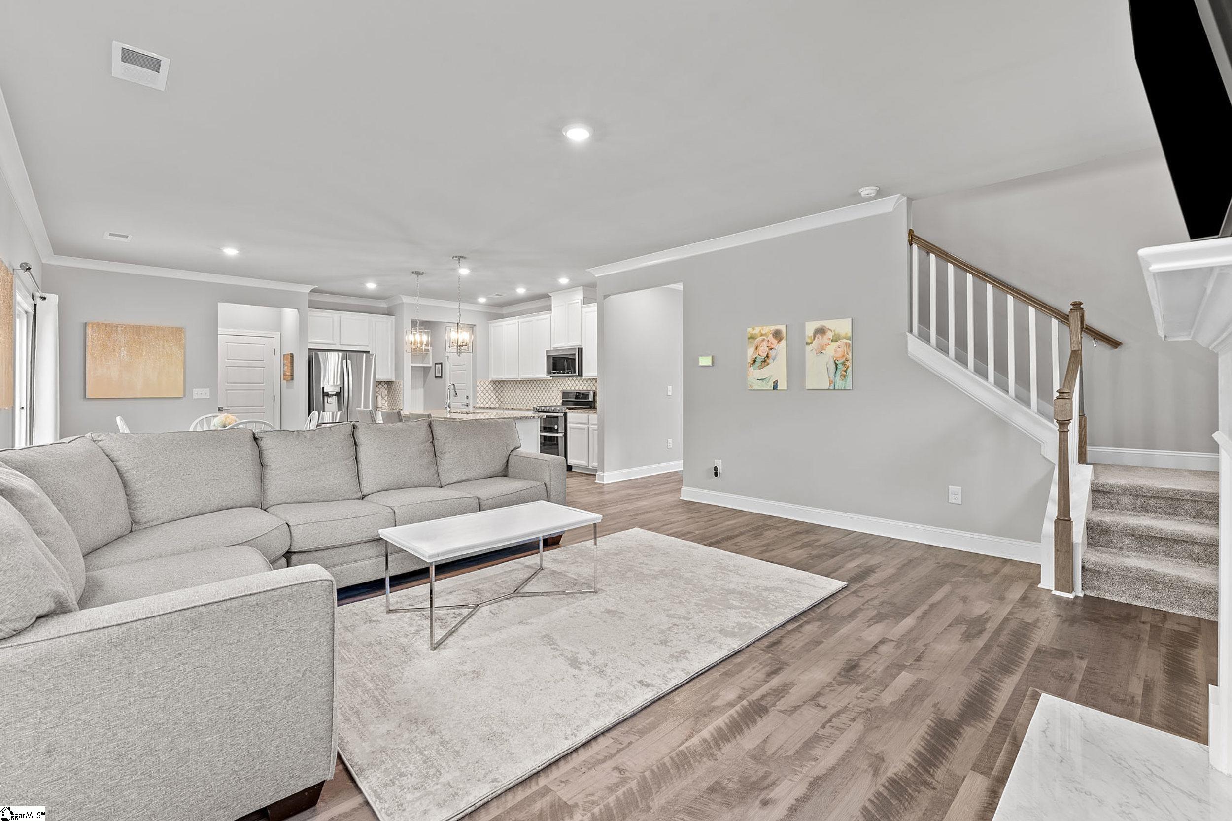 Simpsonville, South Carolina 29680, United States, 4 Bedrooms Bedrooms, ,3 BathroomsBathrooms,Residential,Active,221811