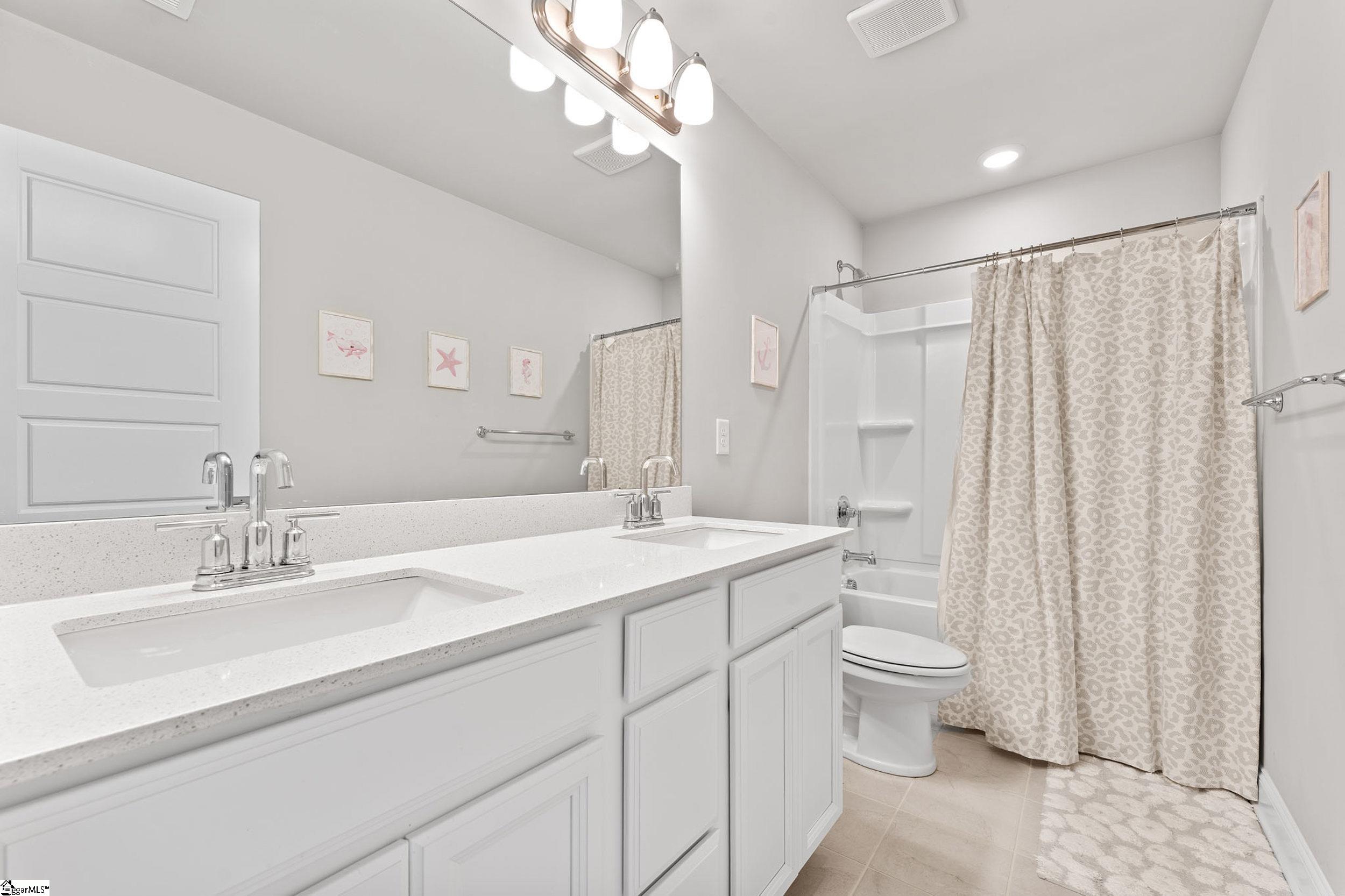 Simpsonville, South Carolina 29680, United States, 4 Bedrooms Bedrooms, ,3 BathroomsBathrooms,Residential,Active,221811