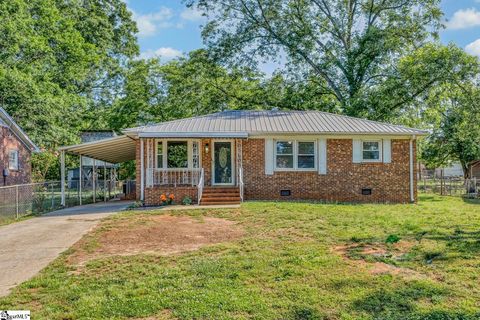 Photo of 109 Center Drive, Greer, SC 29651 (MLS # 1592496)