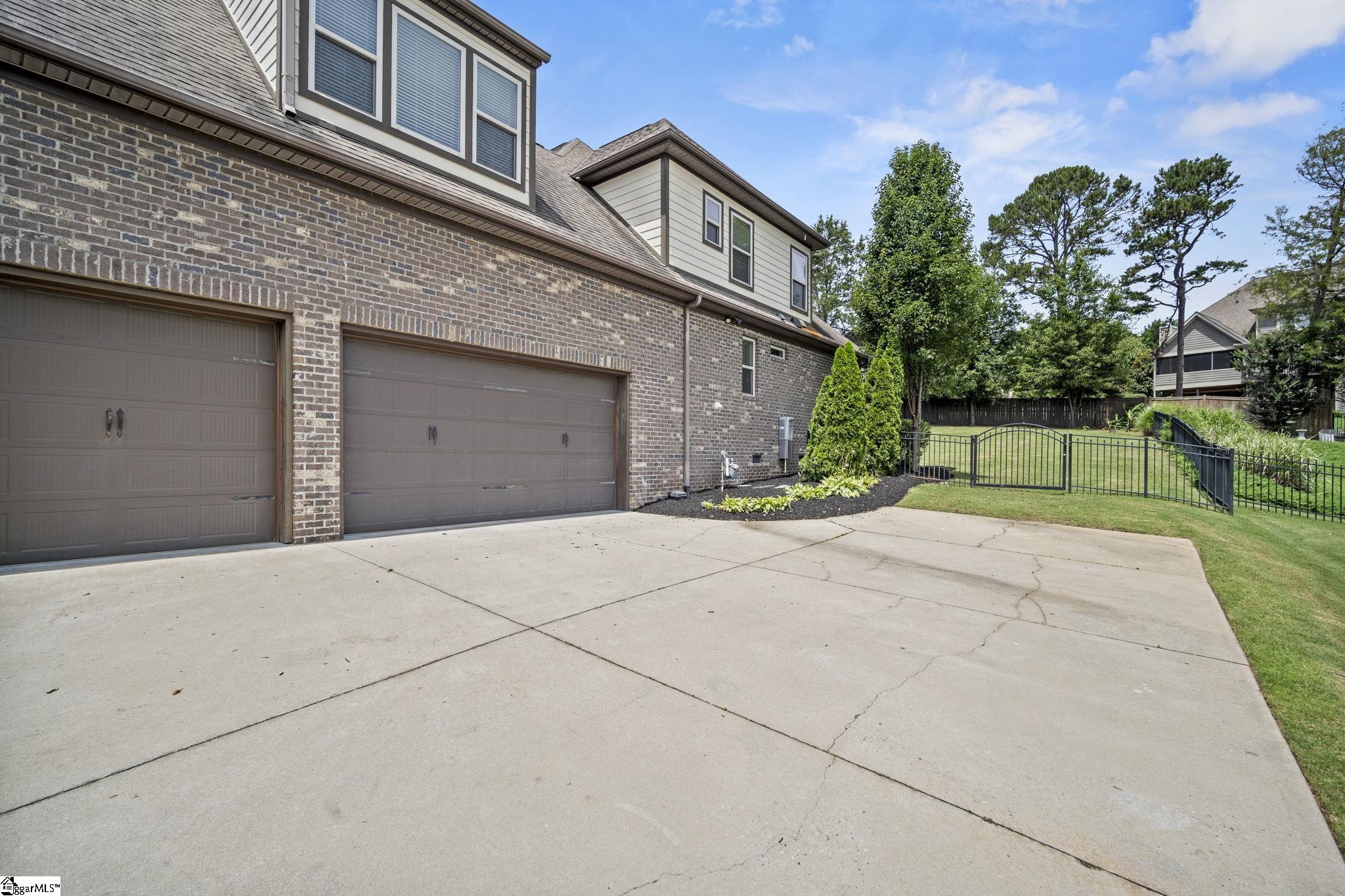 Greer, South Carolina 29651, United States, 5 Bedrooms Bedrooms, ,4 BathroomsBathrooms,Residential,Active,155197