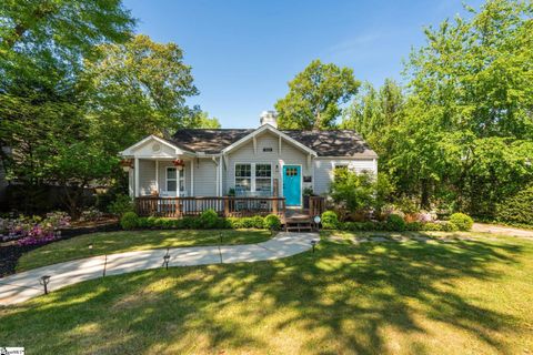 Photo of 513 Summit Drive, Greenville, SC 29609 (MLS # 1588587)