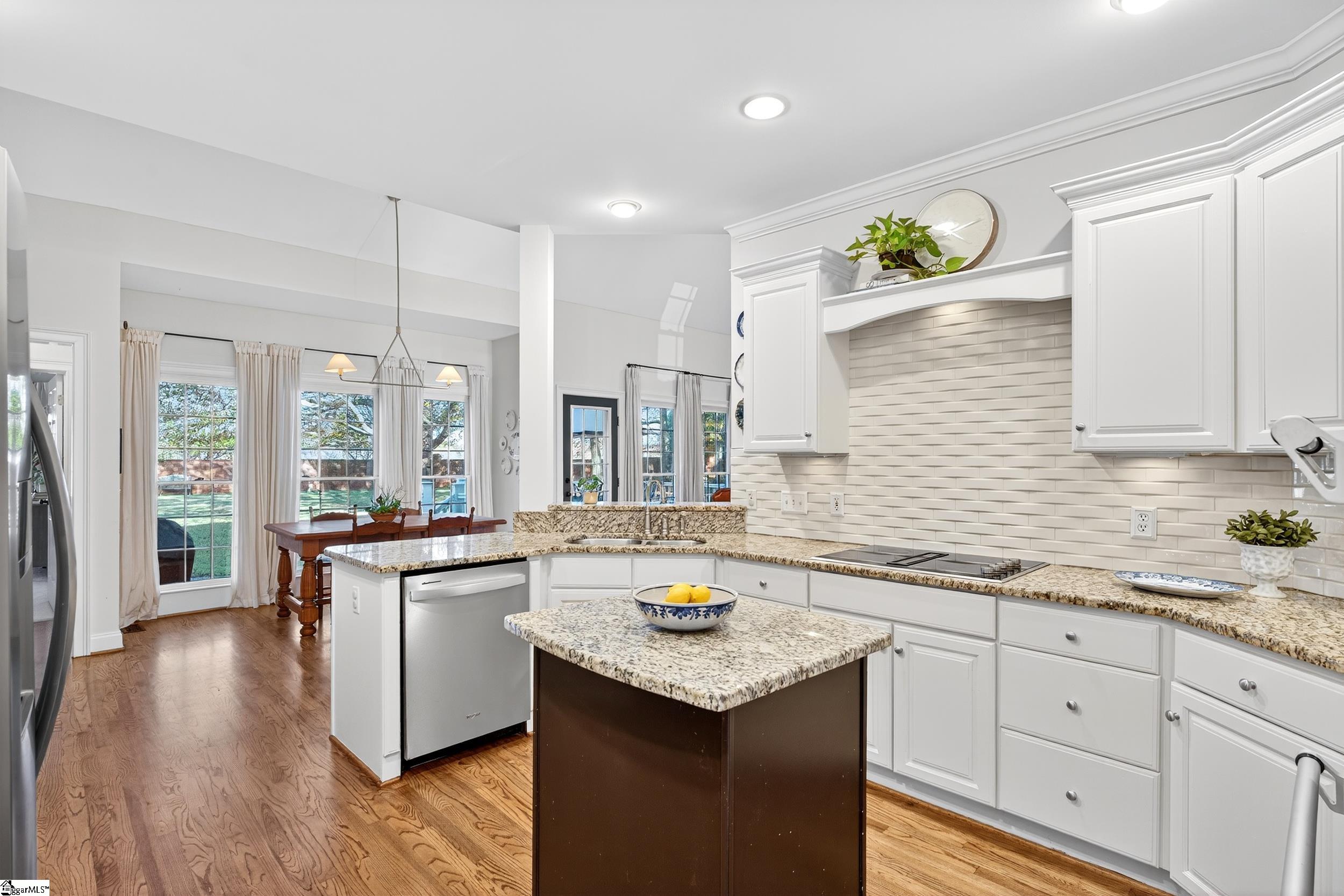 Simpsonville, South Carolina 29680, United States, 4 Bedrooms Bedrooms, ,4 BathroomsBathrooms,Residential,Active,244642