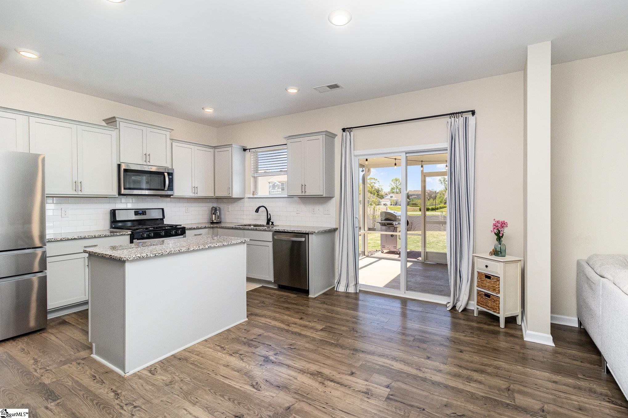 Greer, South Carolina 29650, United States, 4 Bedrooms Bedrooms, ,3 BathroomsBathrooms,Residential,Contingent,116207