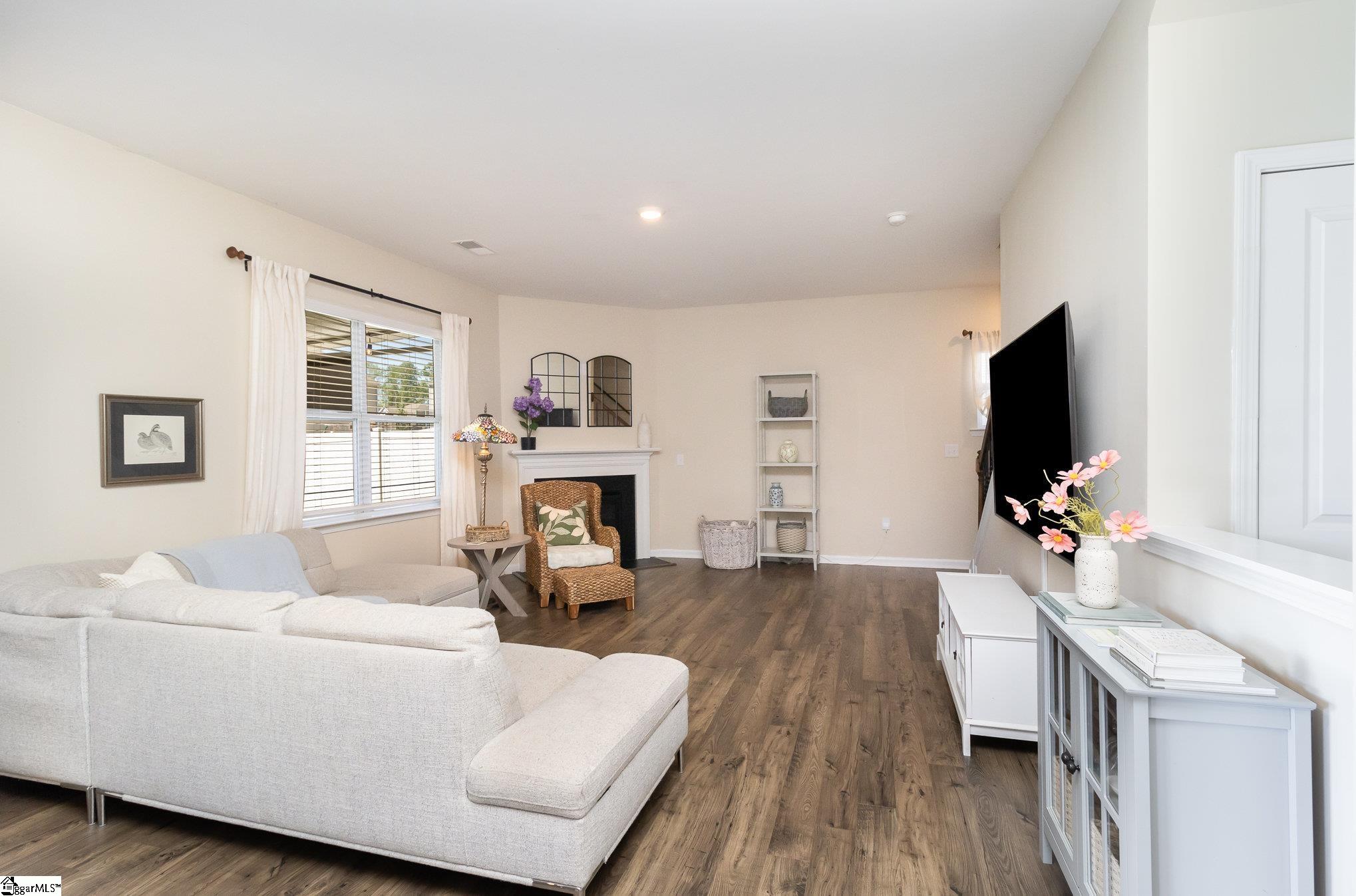 Greer, South Carolina 29650, United States, 4 Bedrooms Bedrooms, ,3 BathroomsBathrooms,Residential,Contingent,116207