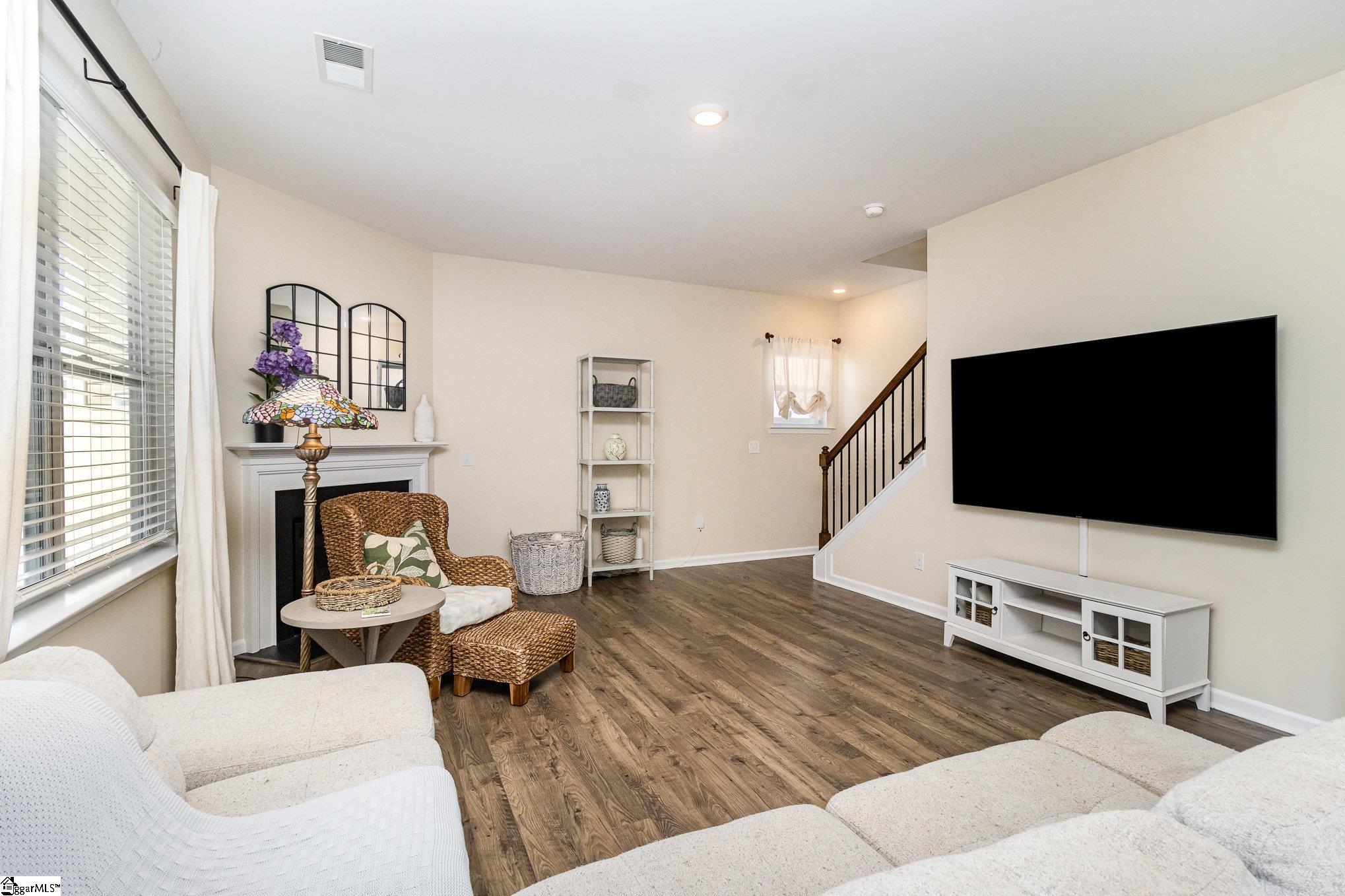 Greer, South Carolina 29650, United States, 4 Bedrooms Bedrooms, ,3 BathroomsBathrooms,Residential,Contingent,116207