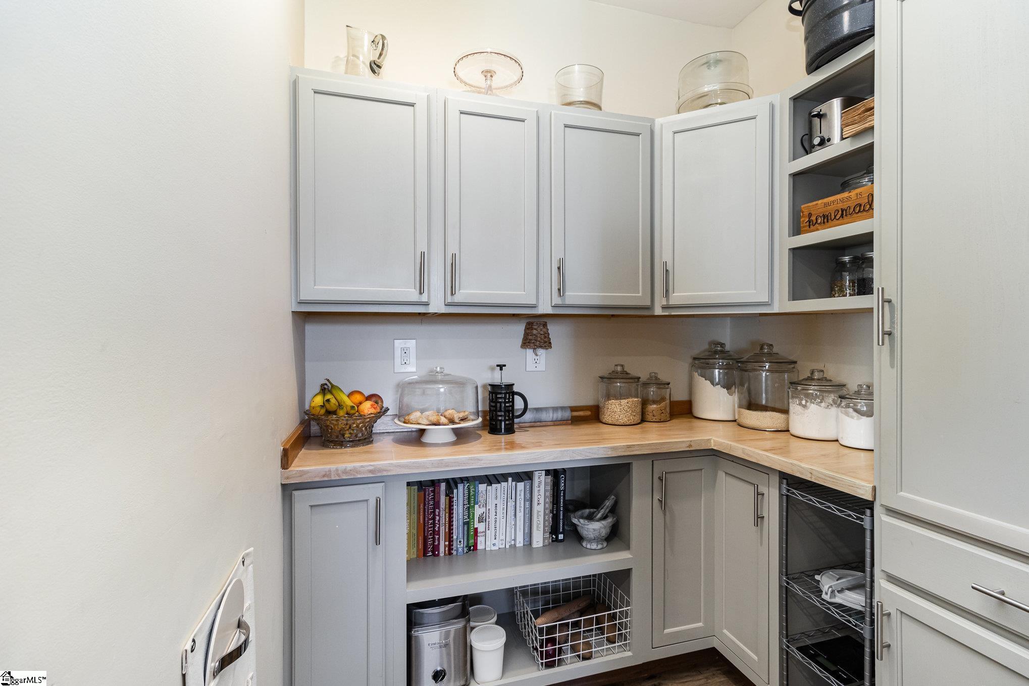 Greer, South Carolina 29650, United States, 4 Bedrooms Bedrooms, ,3 BathroomsBathrooms,Residential,Contingent,116207