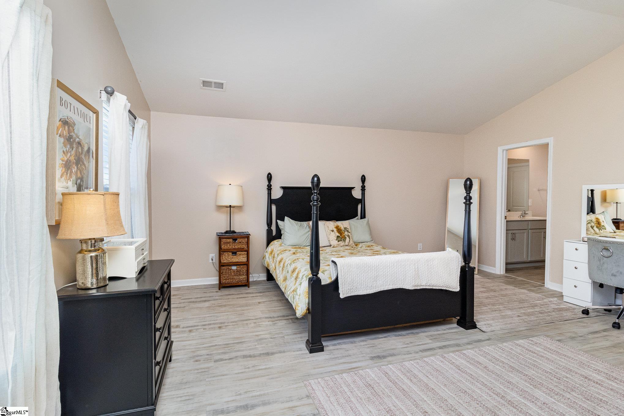 Greer, South Carolina 29650, United States, 4 Bedrooms Bedrooms, ,3 BathroomsBathrooms,Residential,Contingent,116207