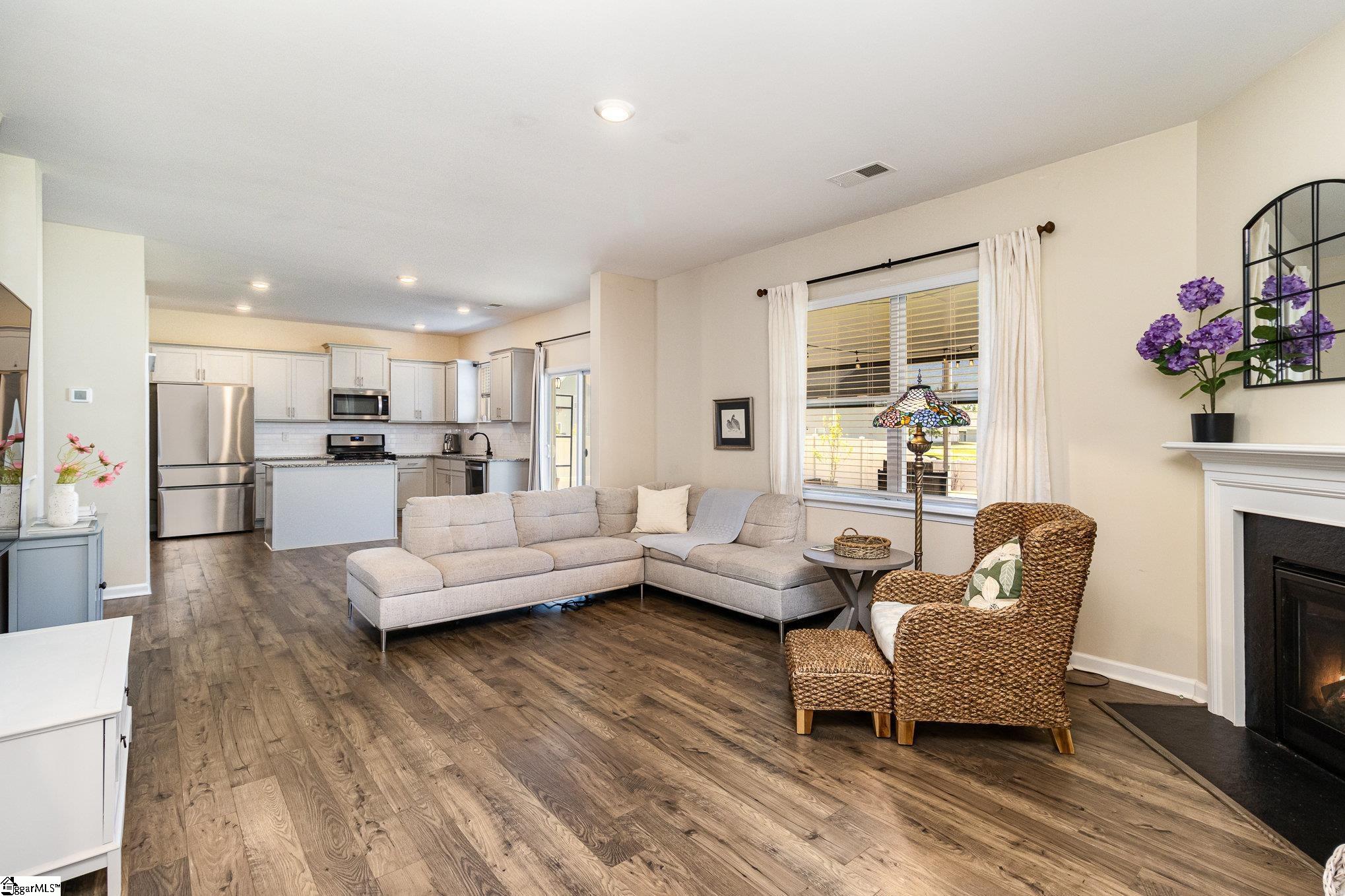 Greer, South Carolina 29650, United States, 4 Bedrooms Bedrooms, ,3 BathroomsBathrooms,Residential,Contingent,116207