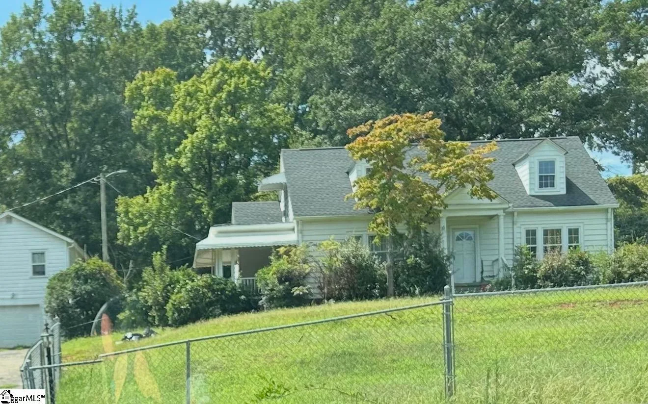 2819 Poinsett Highway