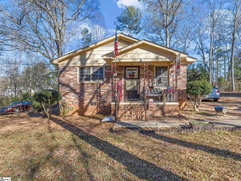 Photo of 204 Martha Dendy Drive, Clinton, SC 29325 (MLS # 1580763)