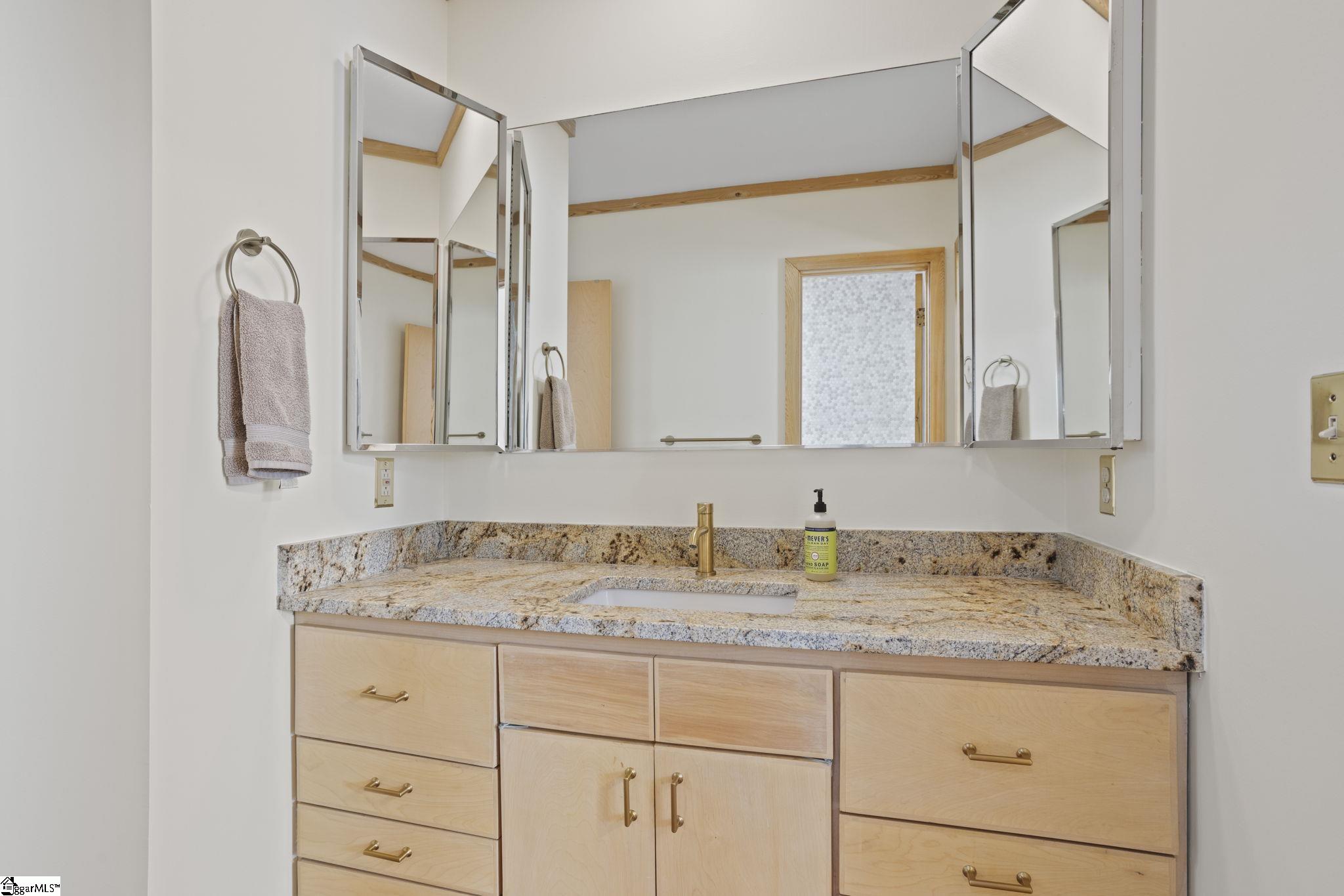 Greenville, South Carolina 29609, United States, 6 Bedrooms Bedrooms, ,7 BathroomsBathrooms,Residential,Active,151409