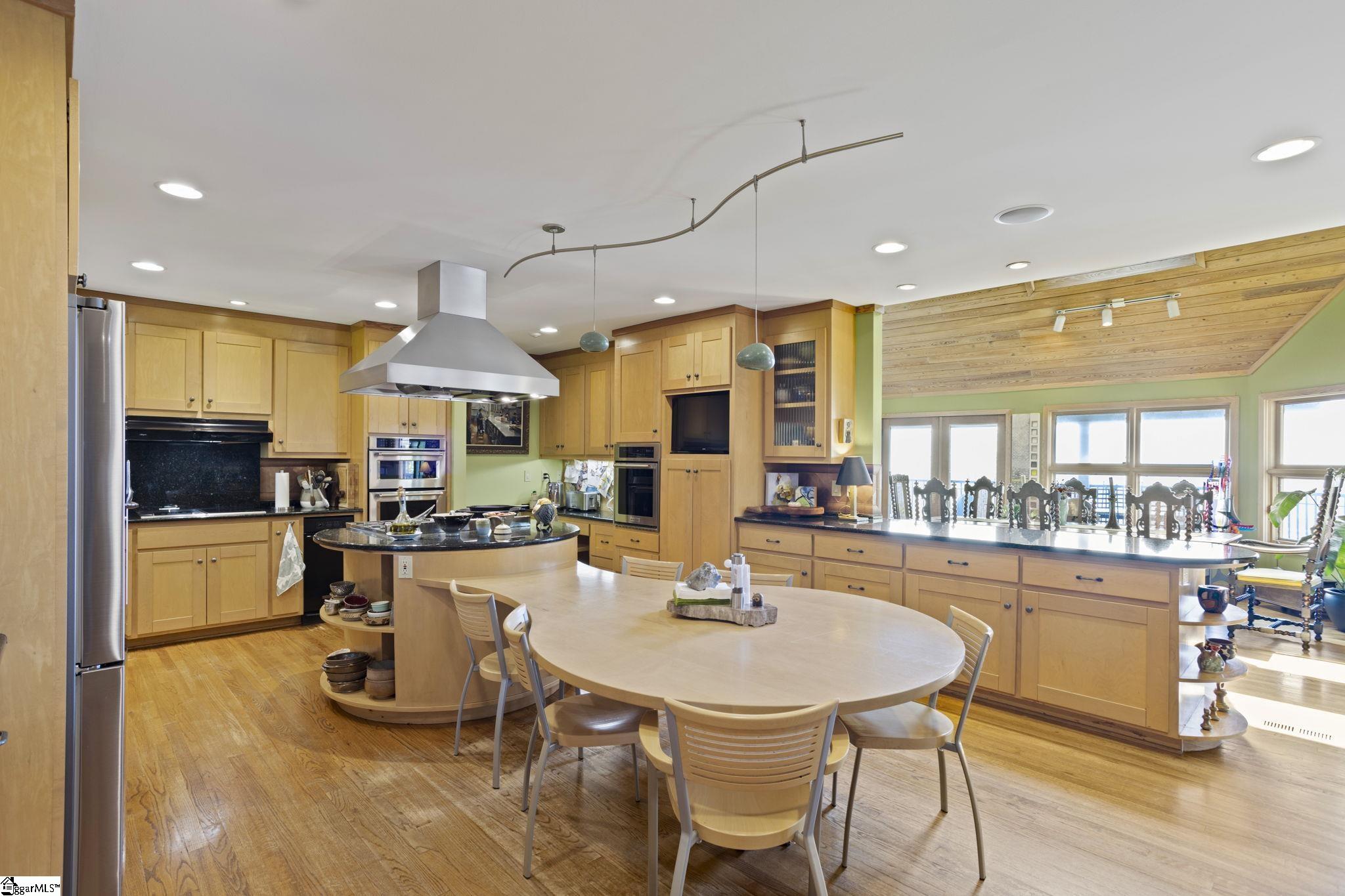 Greenville, South Carolina 29609, United States, 6 Bedrooms Bedrooms, ,7 BathroomsBathrooms,Residential,Active,151409